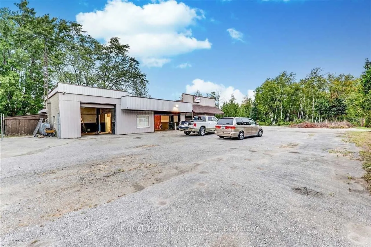 17300 Simcoe Street N