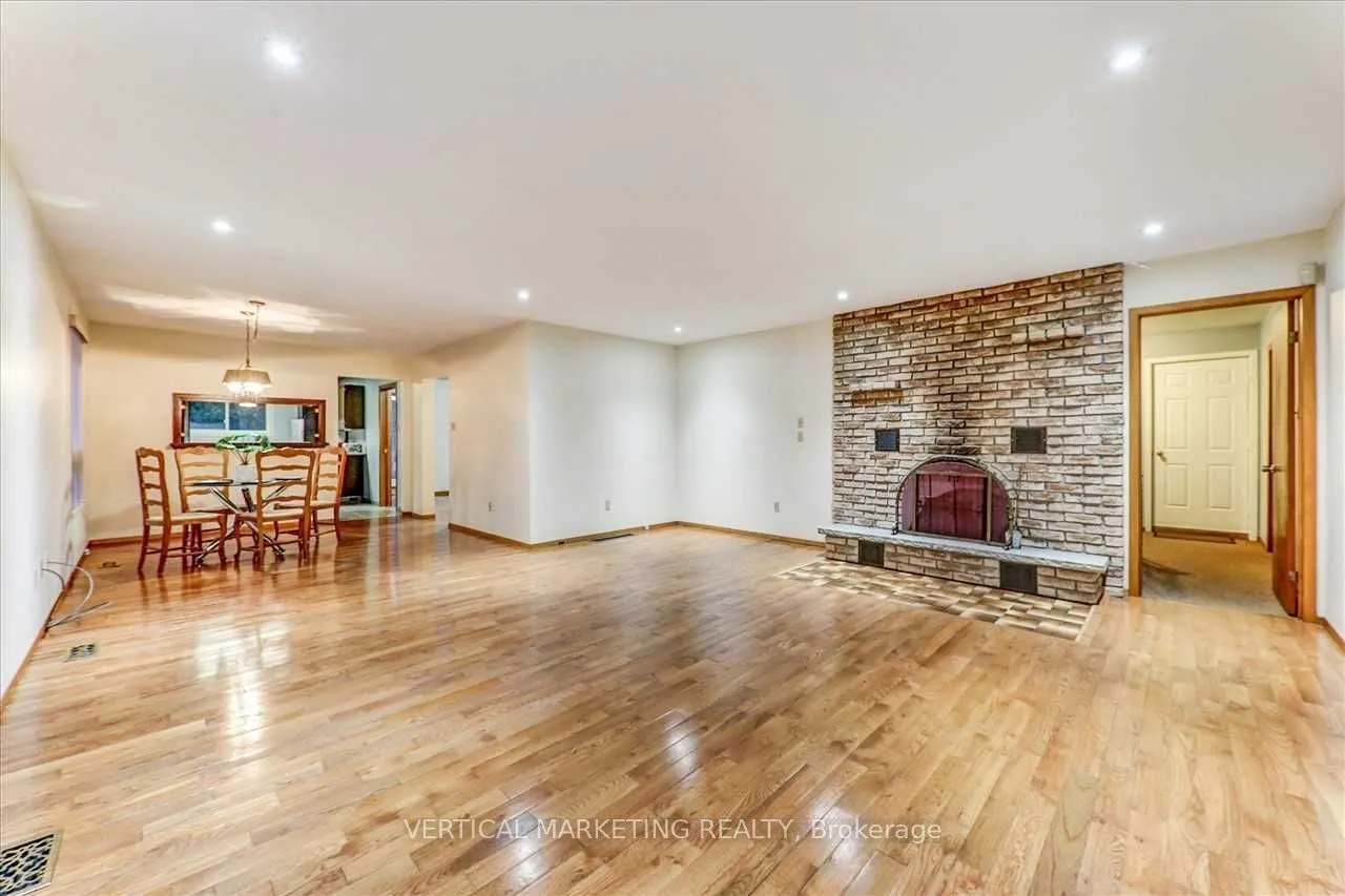 17300 Simcoe Street N