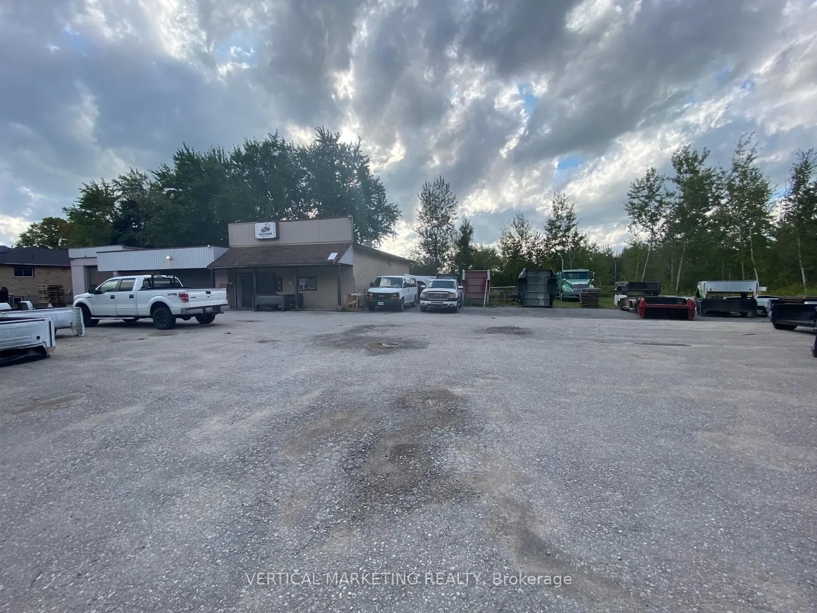 17300 Simcoe Street N