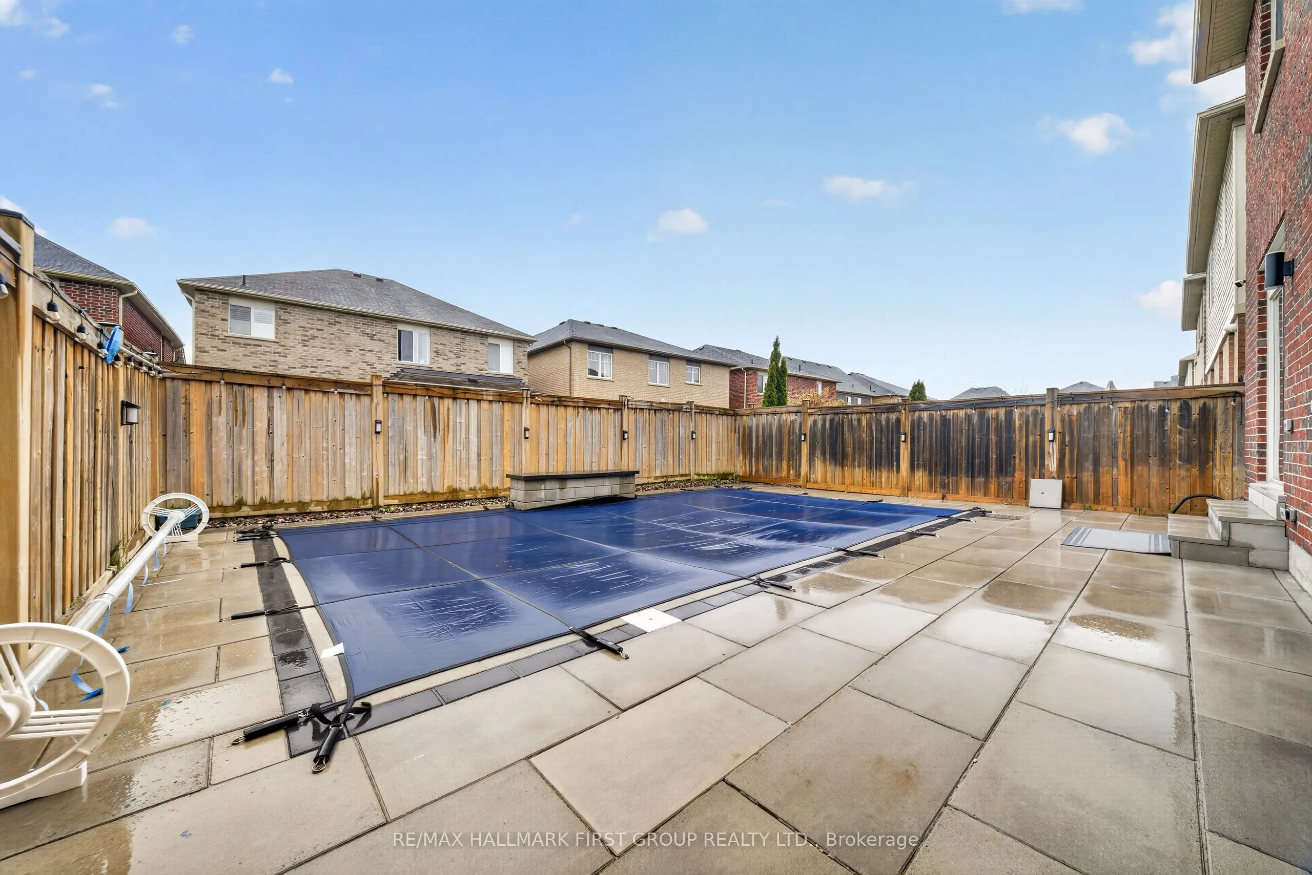 121 Blackwell Crescent