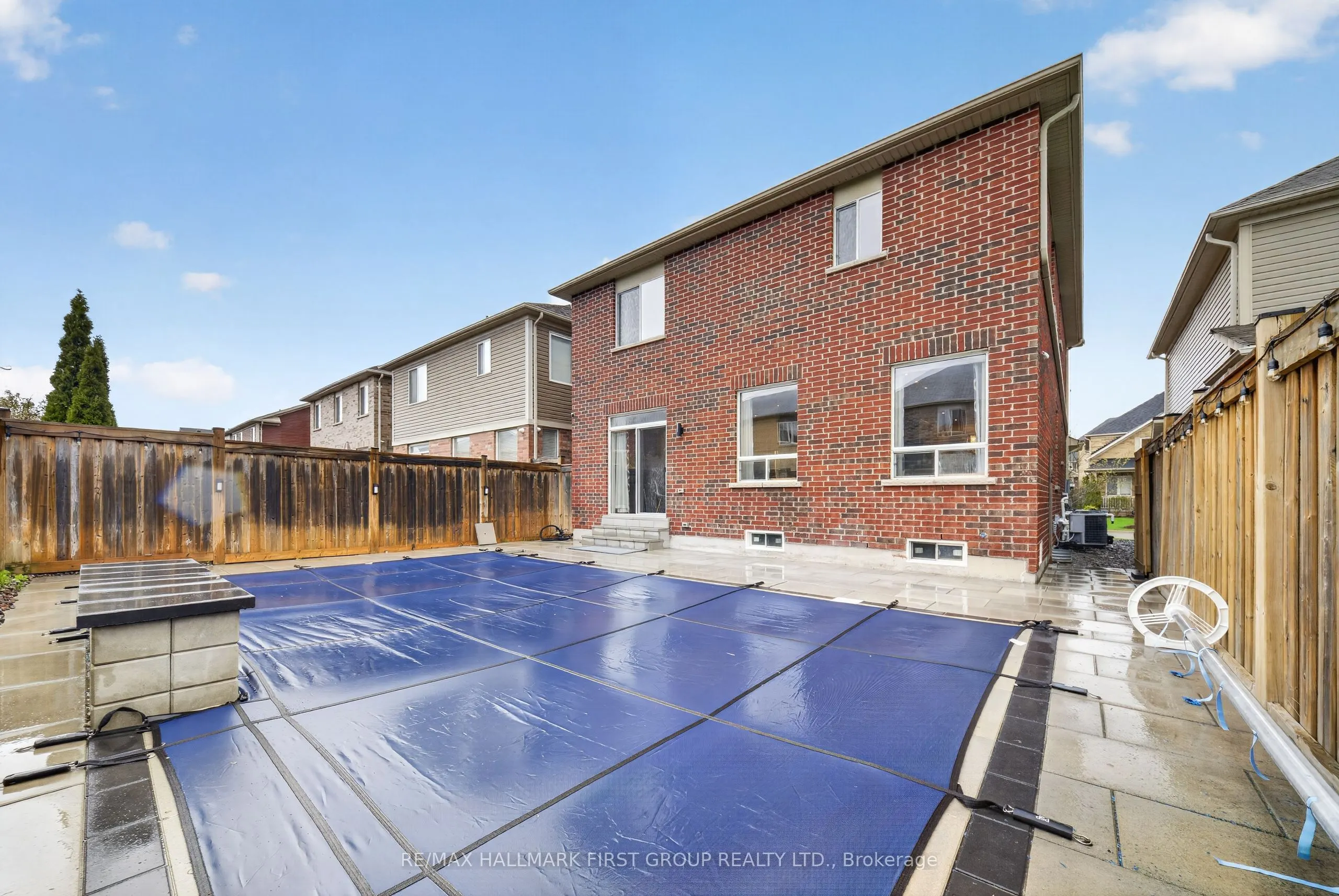 121 Blackwell Crescent