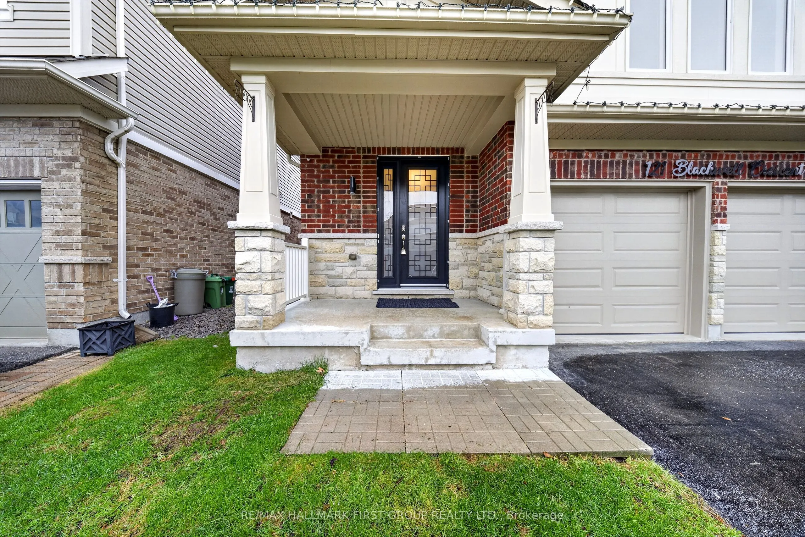 121 Blackwell Crescent