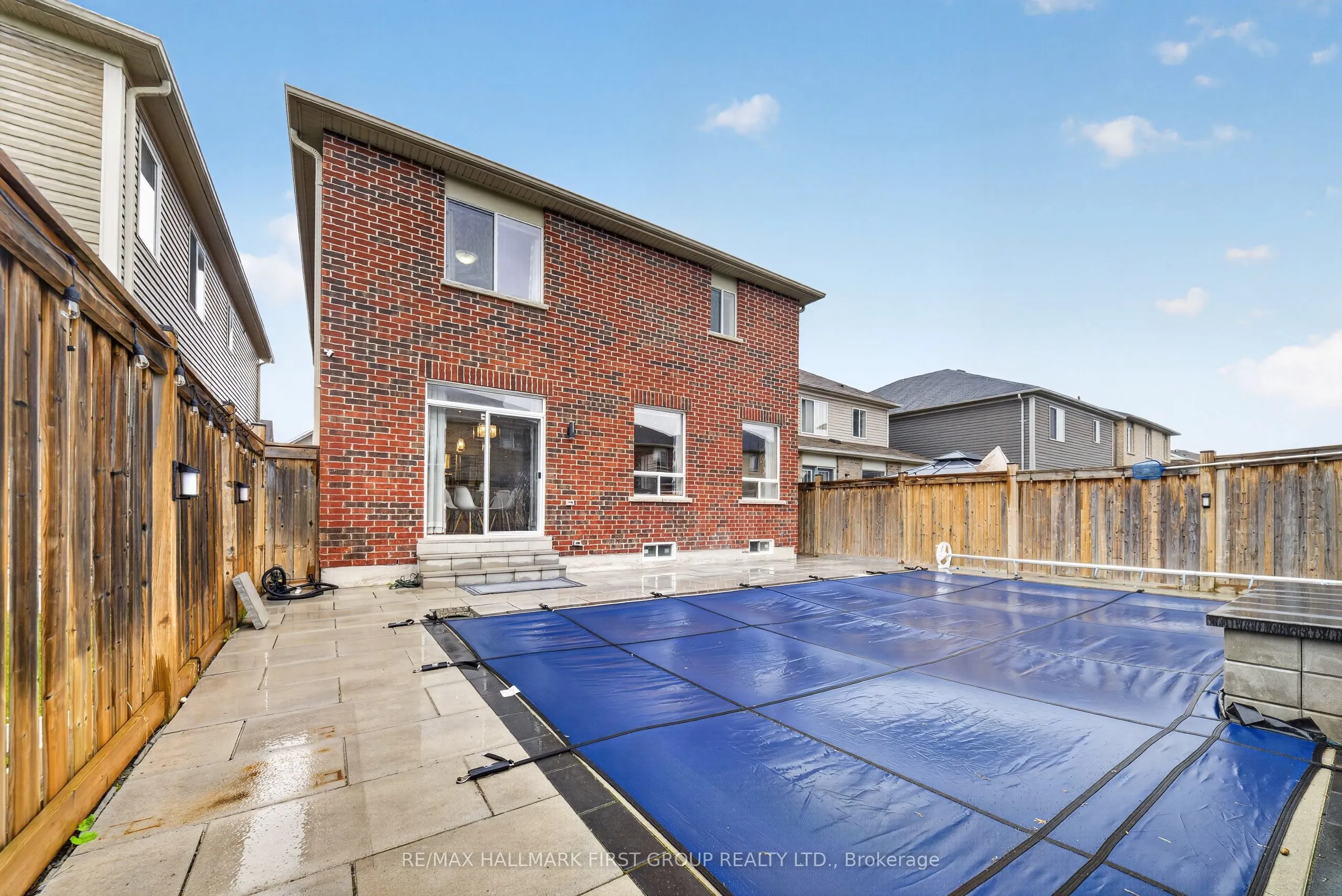 121 Blackwell Crescent