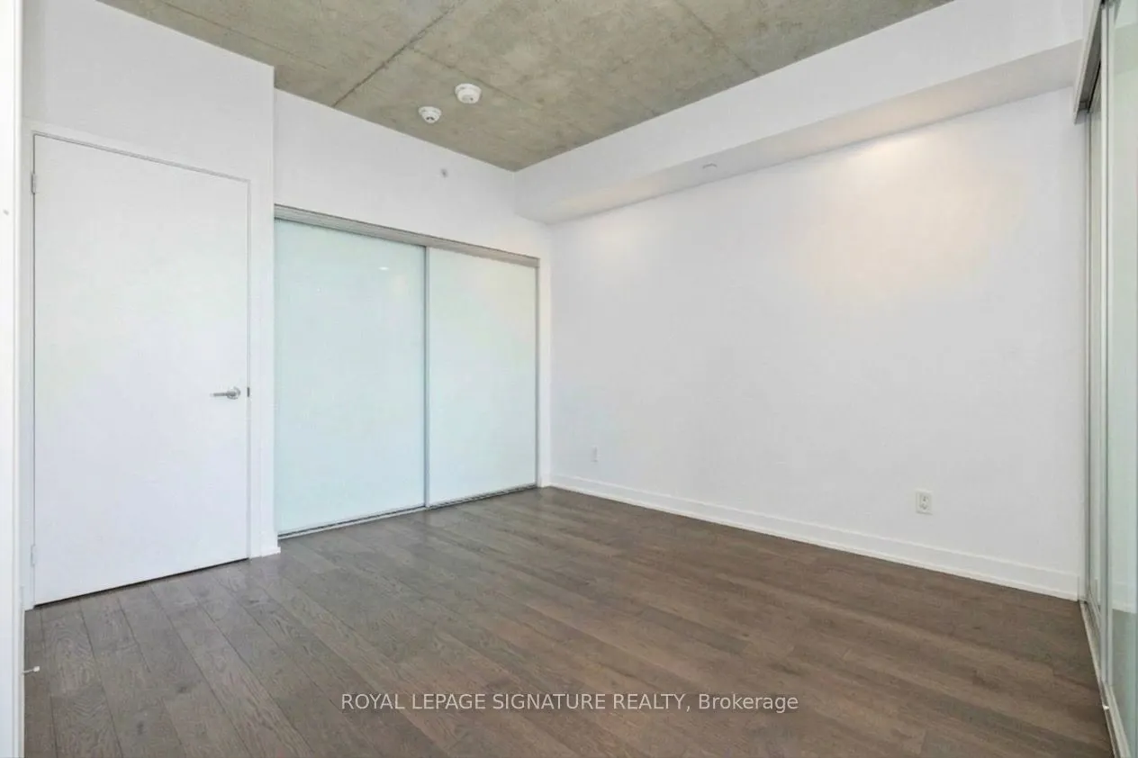 1190 Dundas Street E #406
