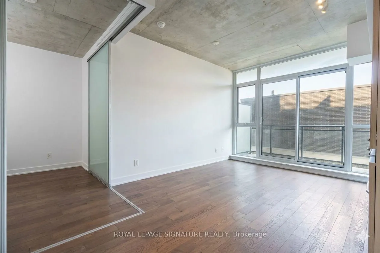 1190 Dundas Street E #406