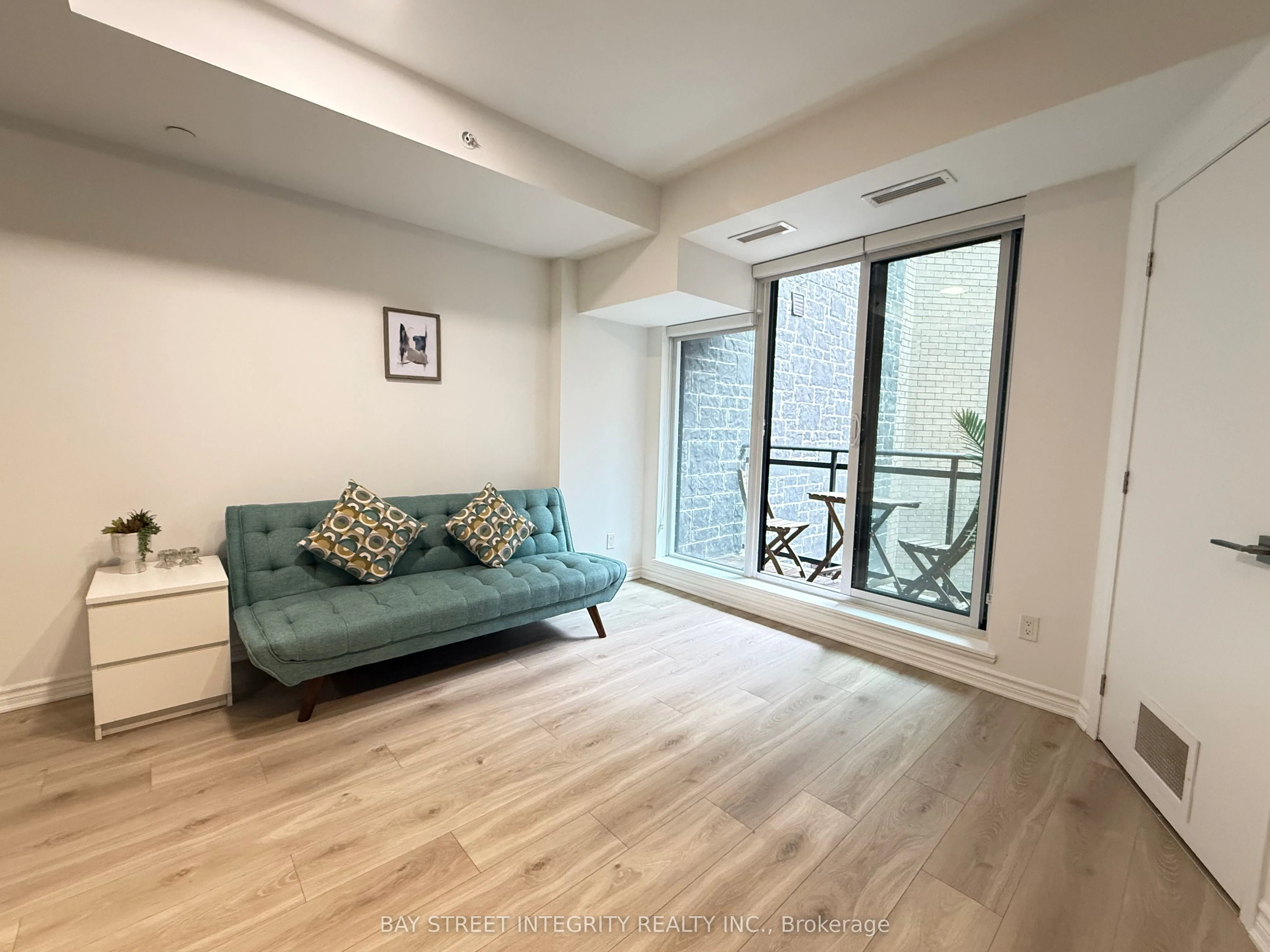 1 Falaise Road #201
