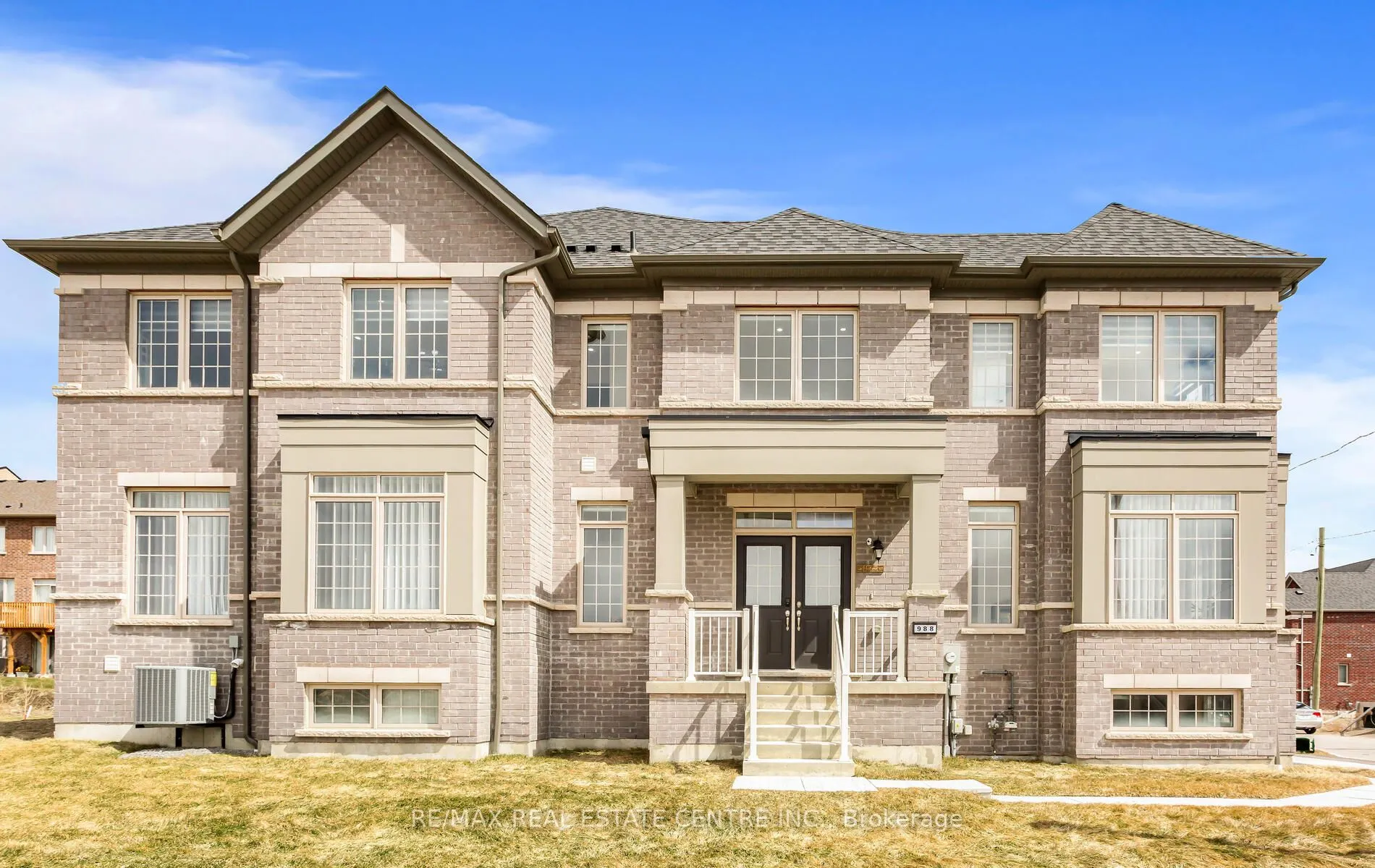 988 Grosbeak Trail