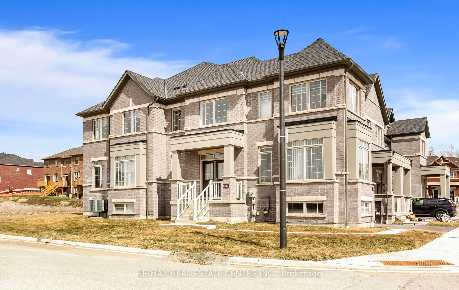 988 Grosbeak Trail