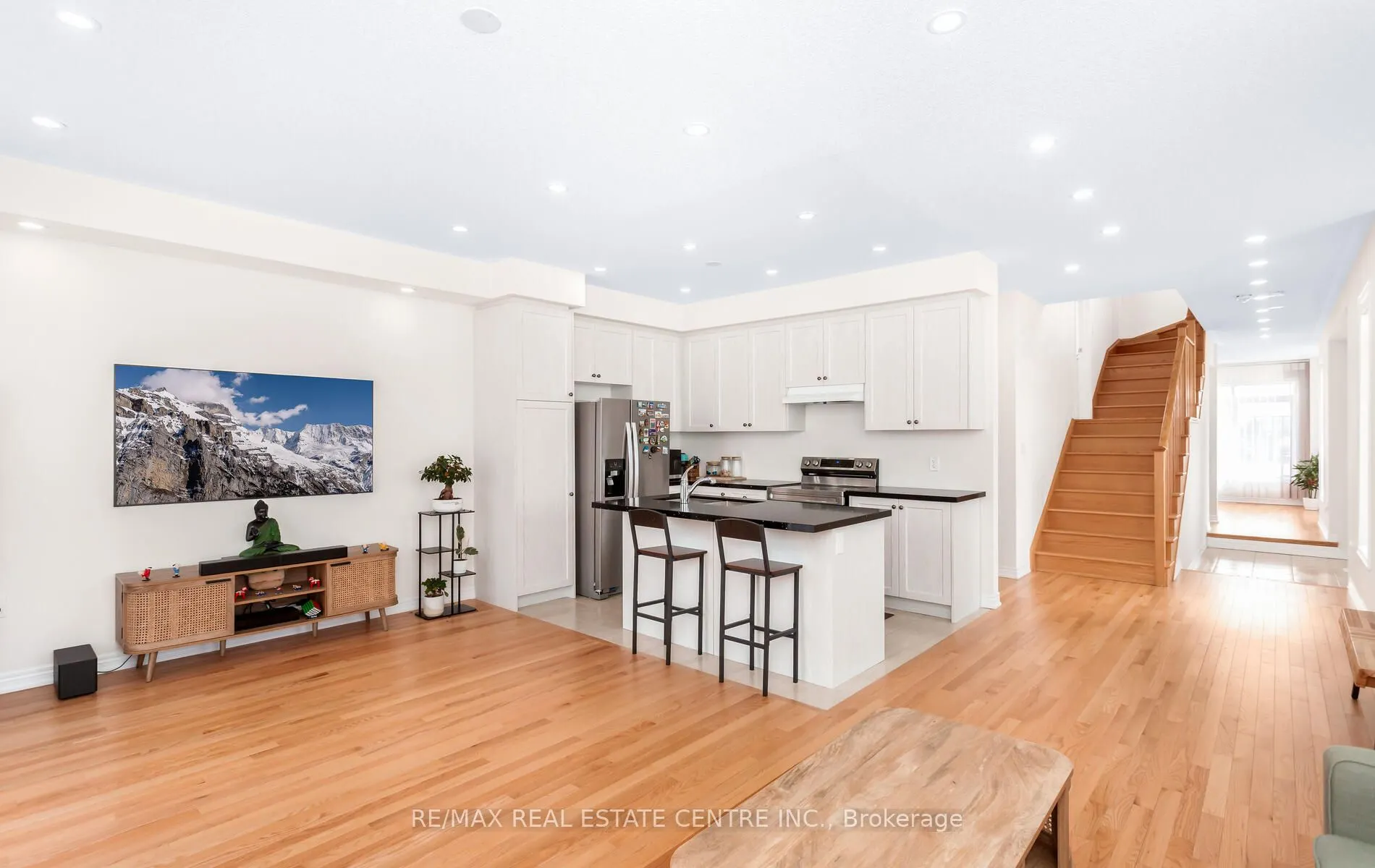 988 Grosbeak Trail