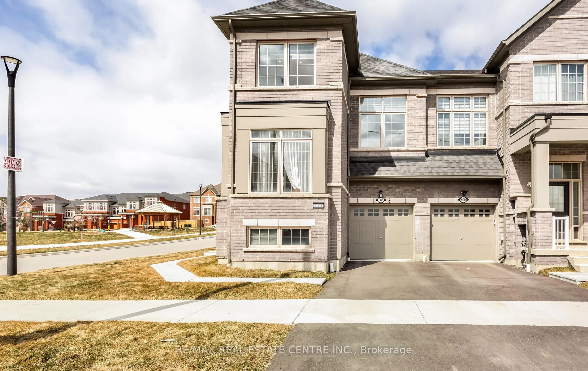 988 Grosbeak Trail