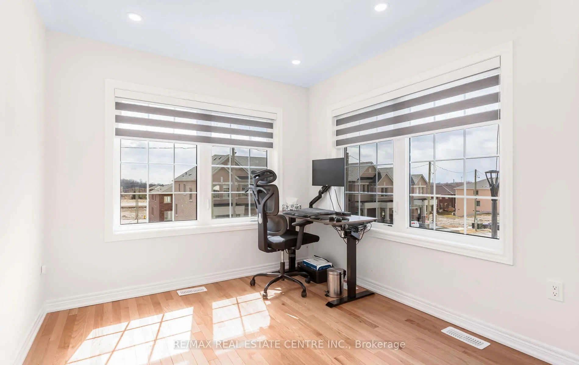 988 Grosbeak Trail