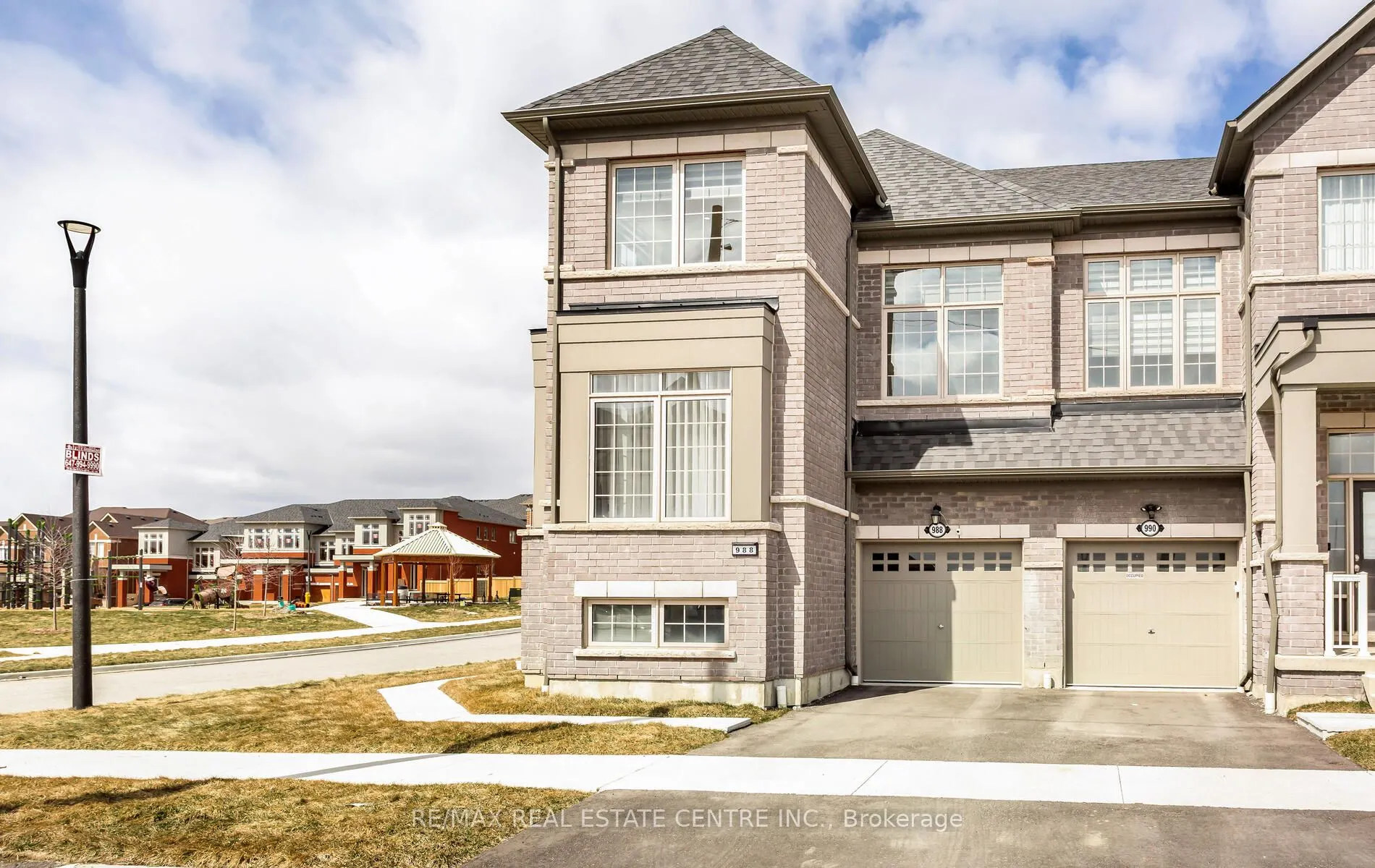 988 Grosbeak Trail