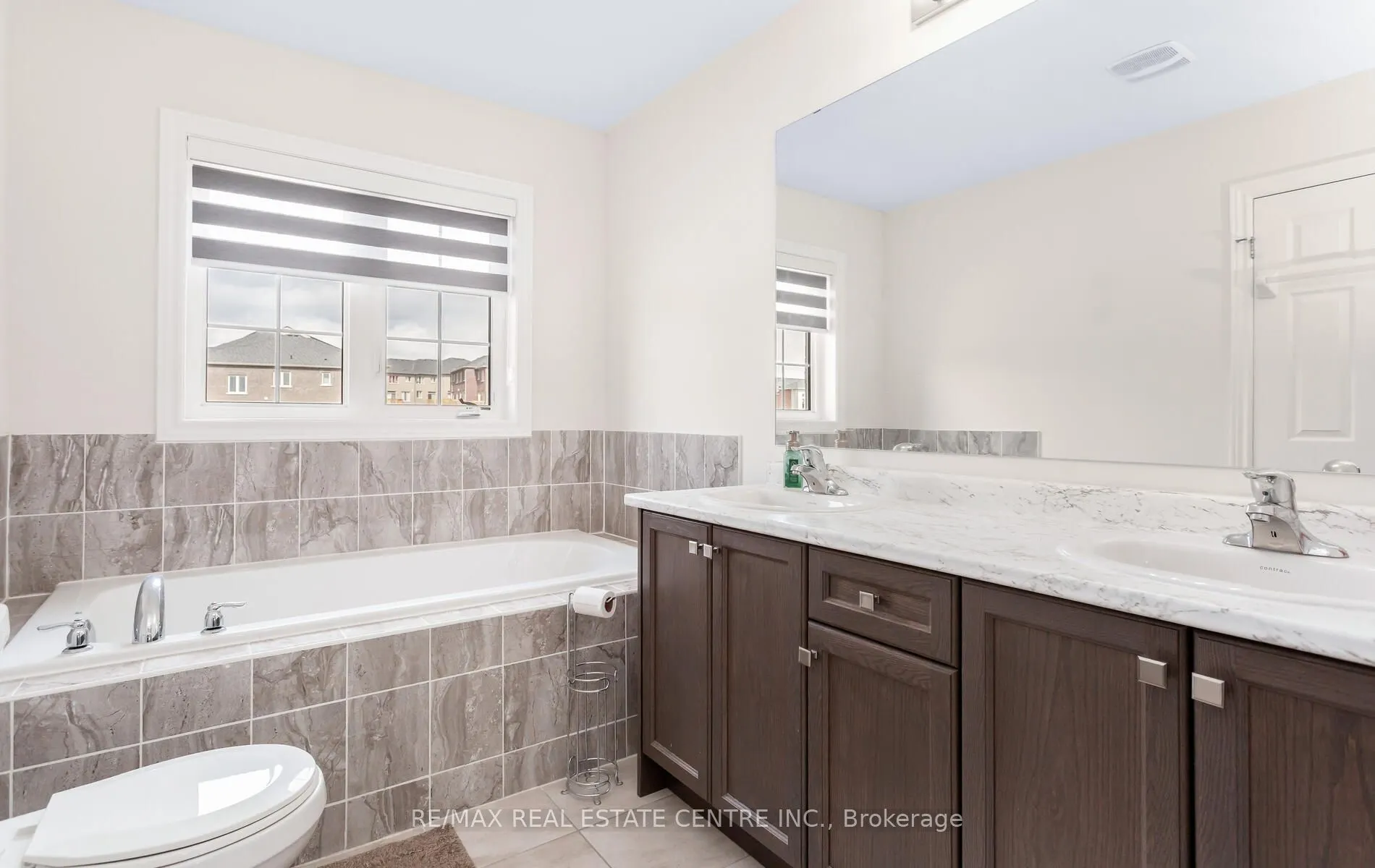 988 Grosbeak Trail