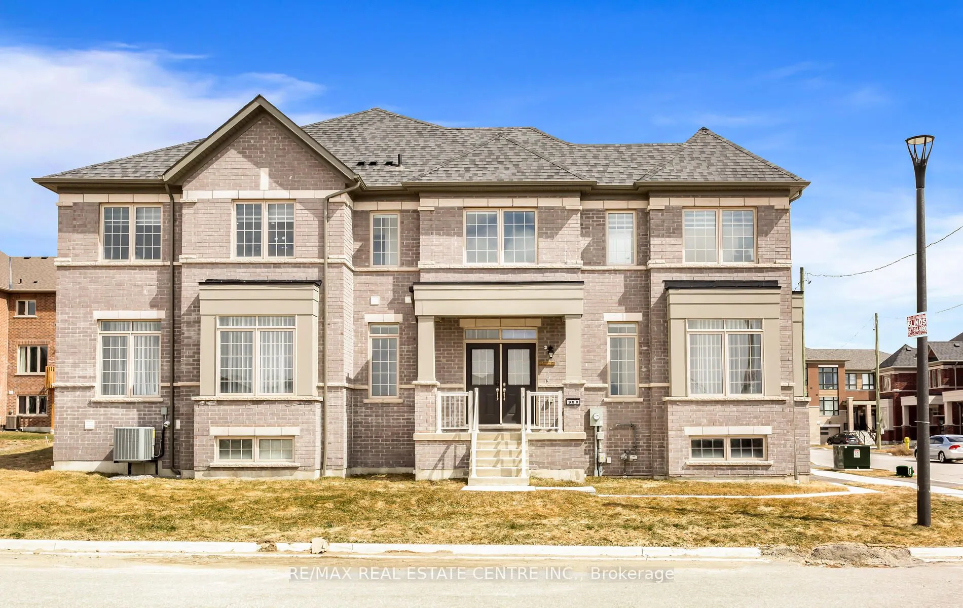 988 Grosbeak Trail