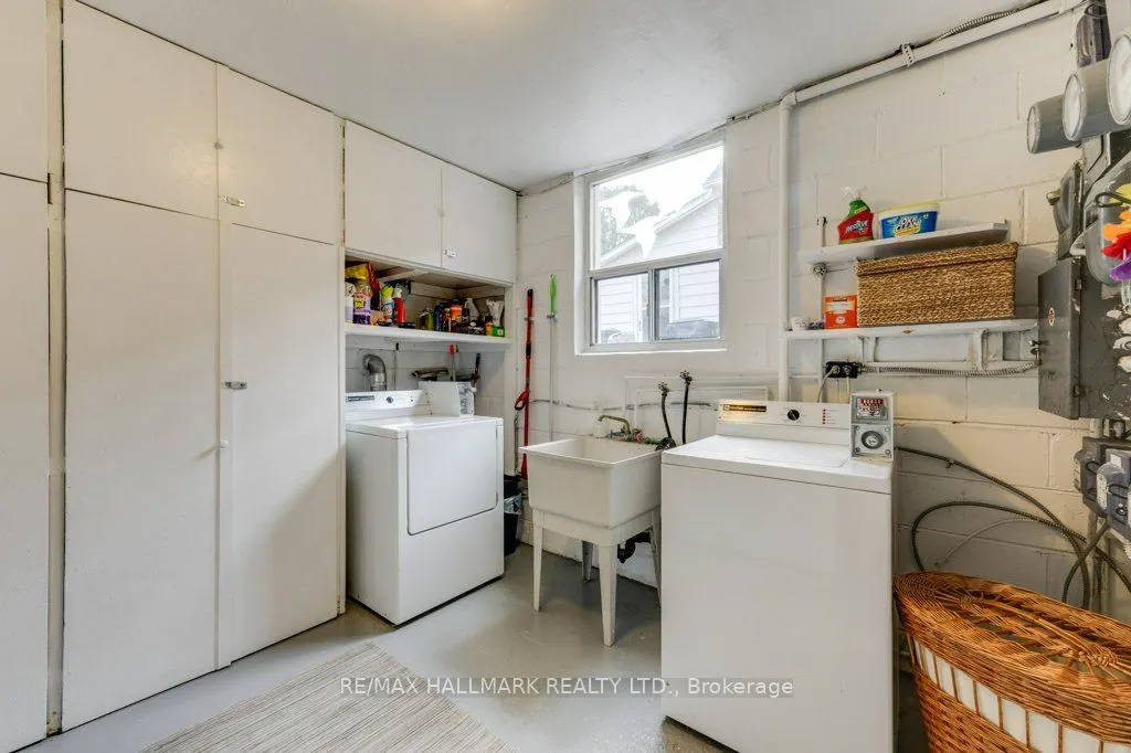 225 Woodville Avenue #Upper