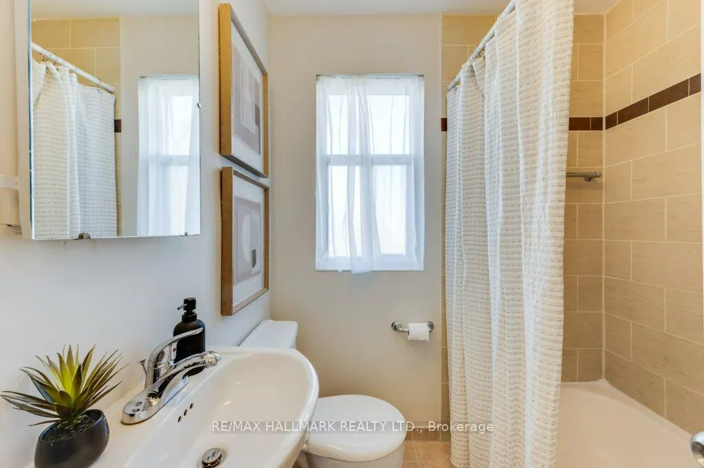 225 Woodville Avenue #Upper