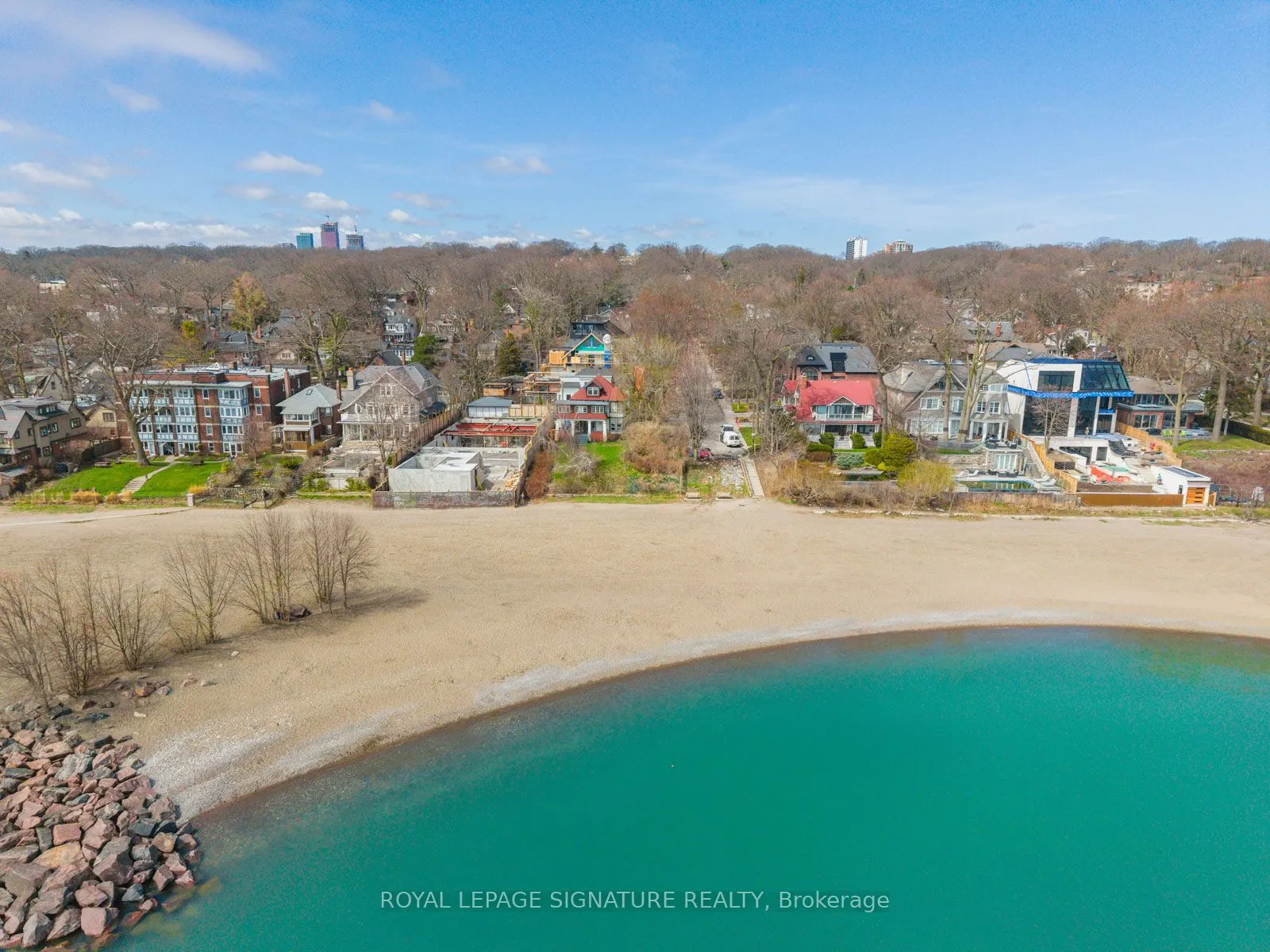 4 Neville Park Boulevard
