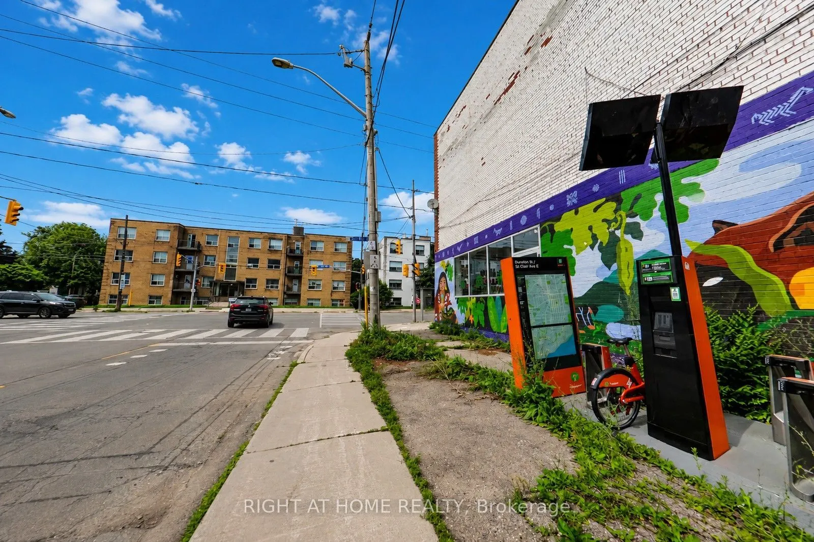2889 St Clair Avenue E #C