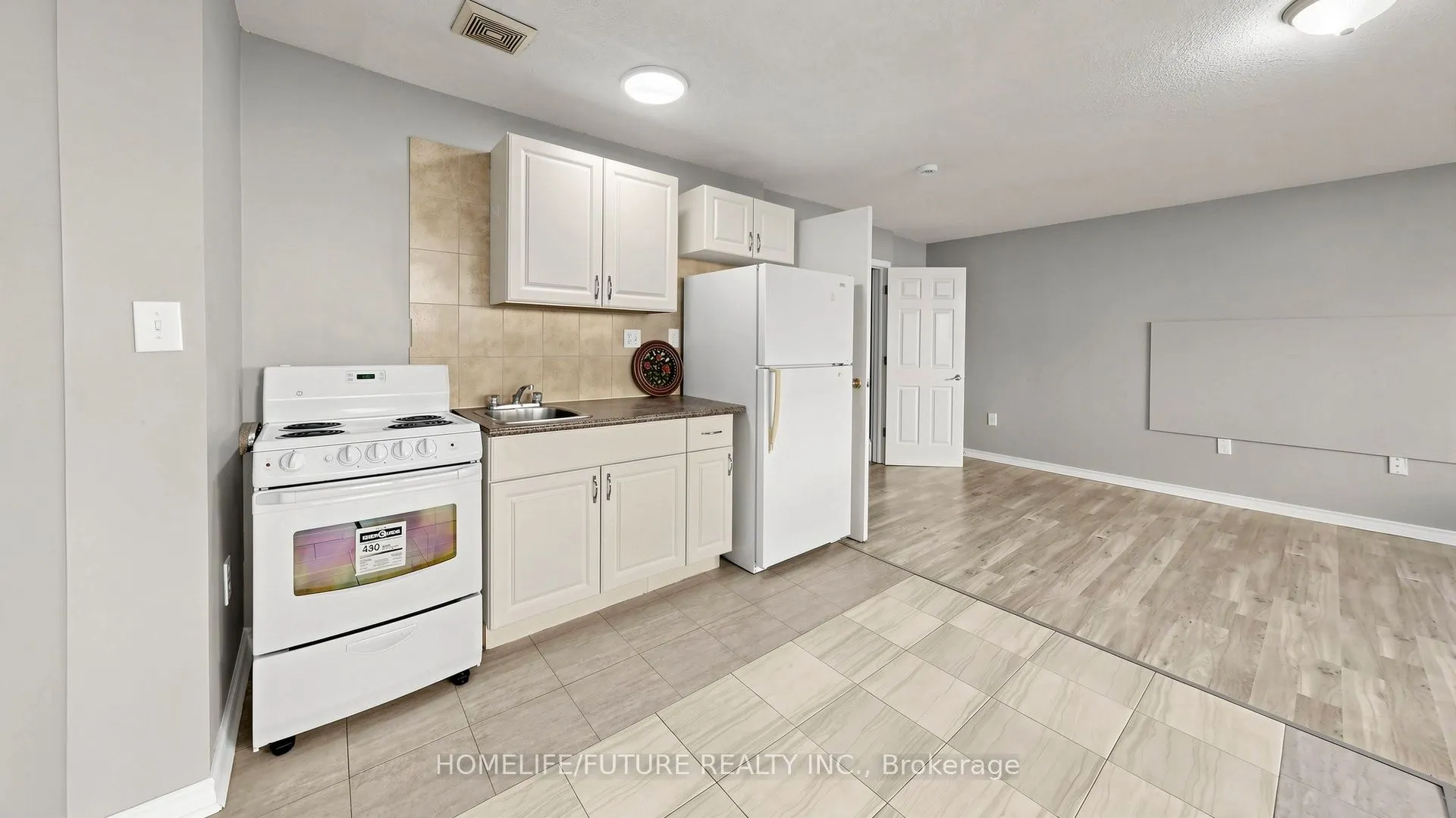 4060 Lawrence Avenue E #204