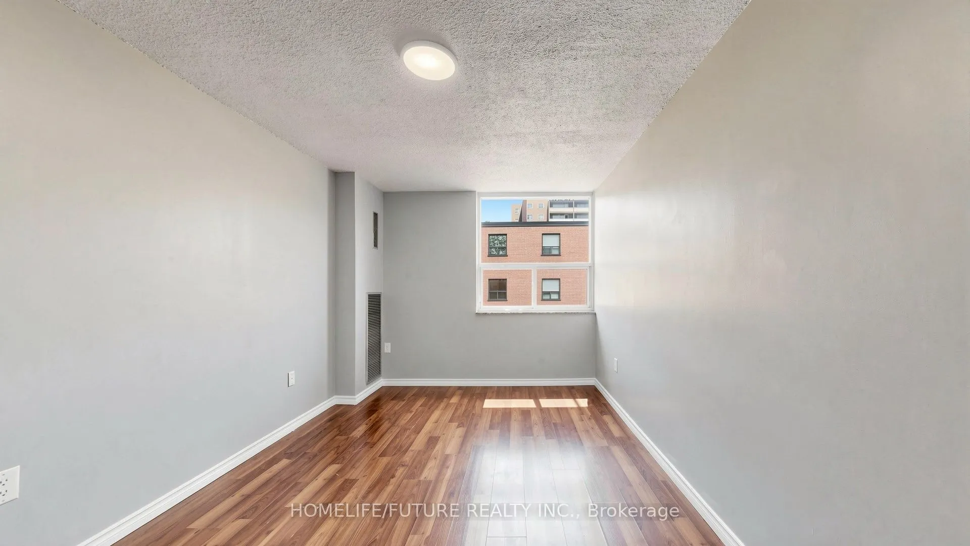 4060 Lawrence Avenue E #204