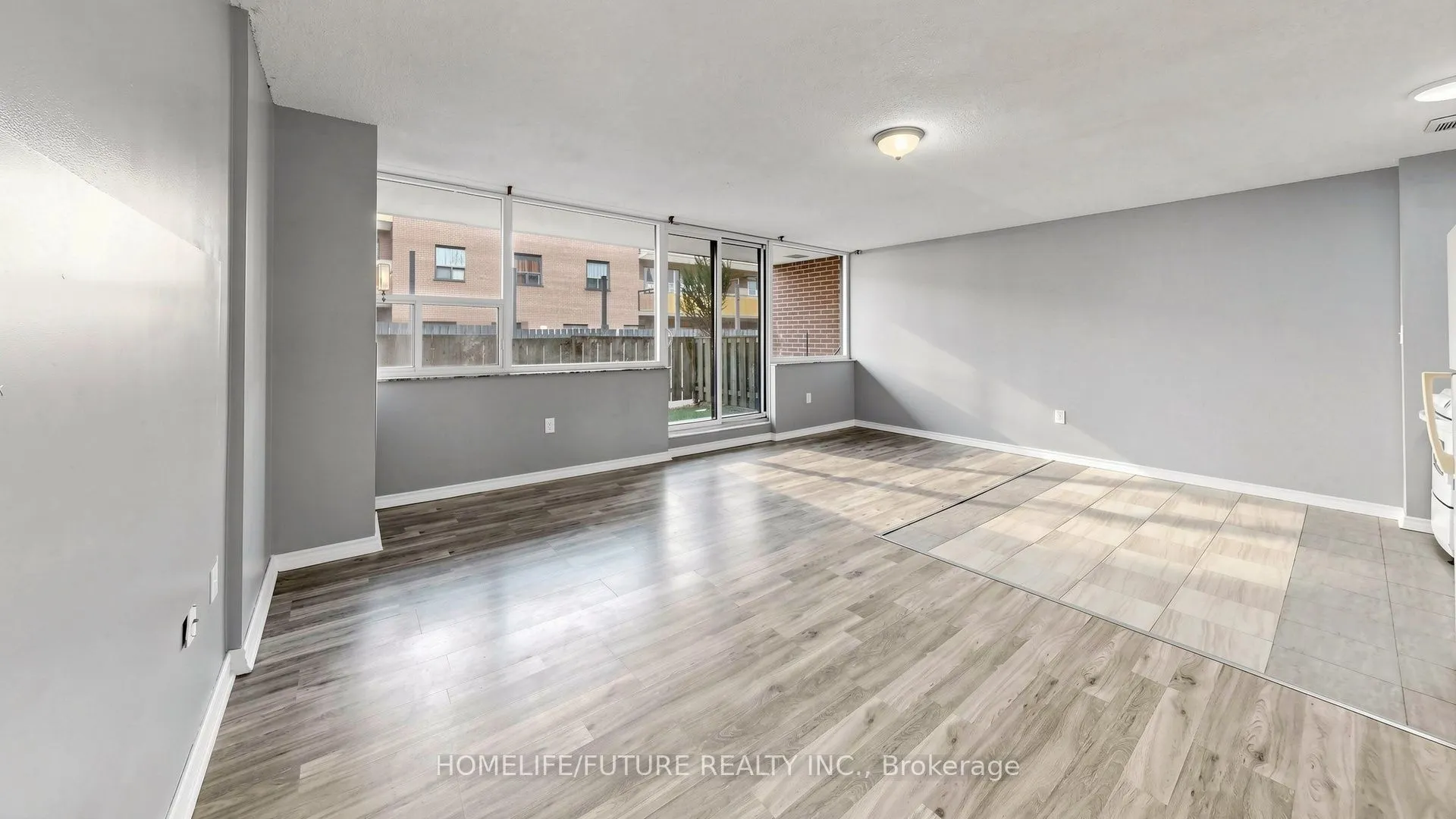 4060 Lawrence Avenue E #204