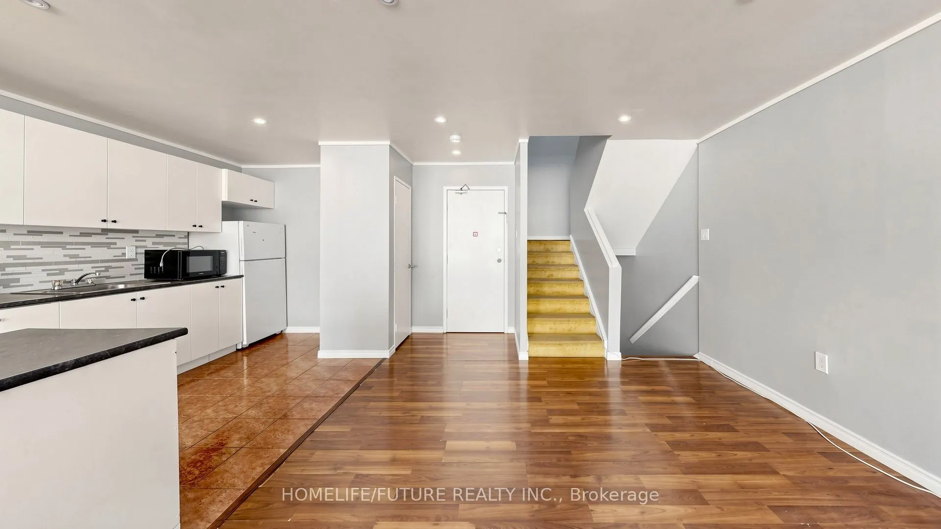 4060 Lawrence Avenue E #204