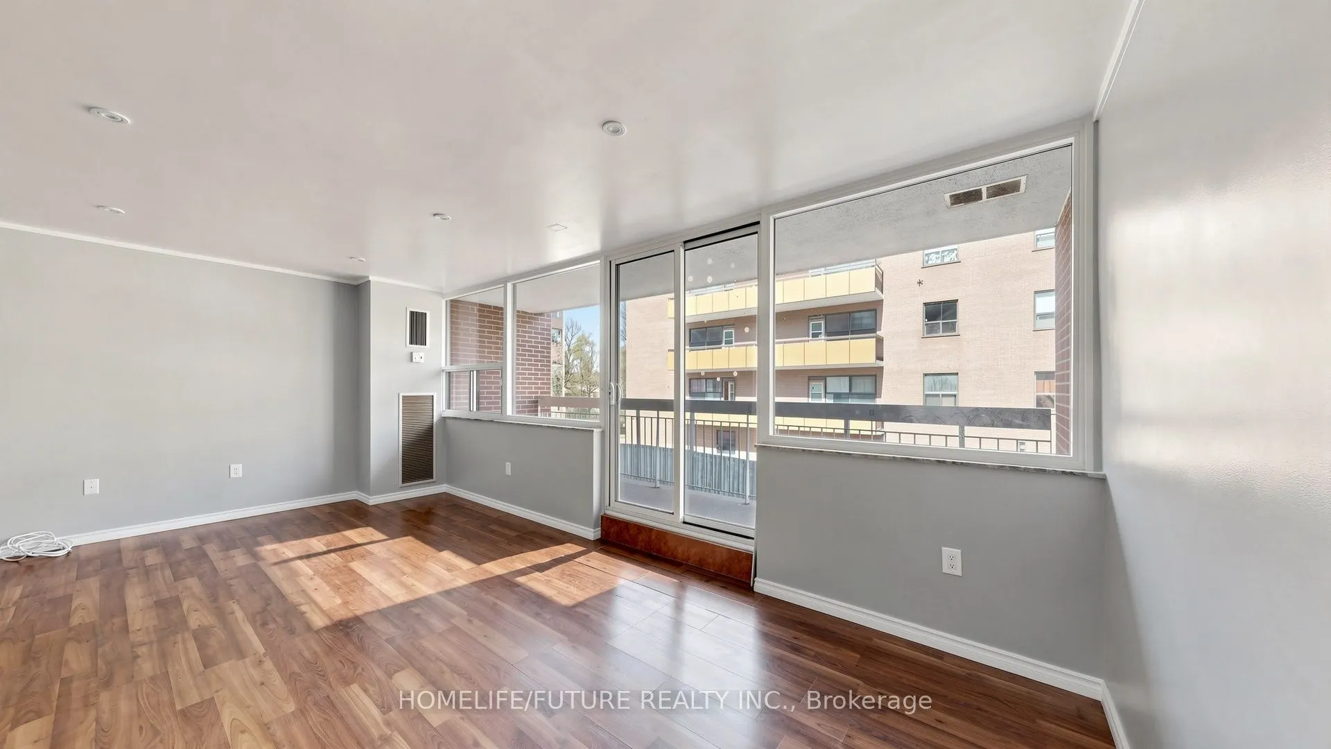 4060 Lawrence Avenue E #204