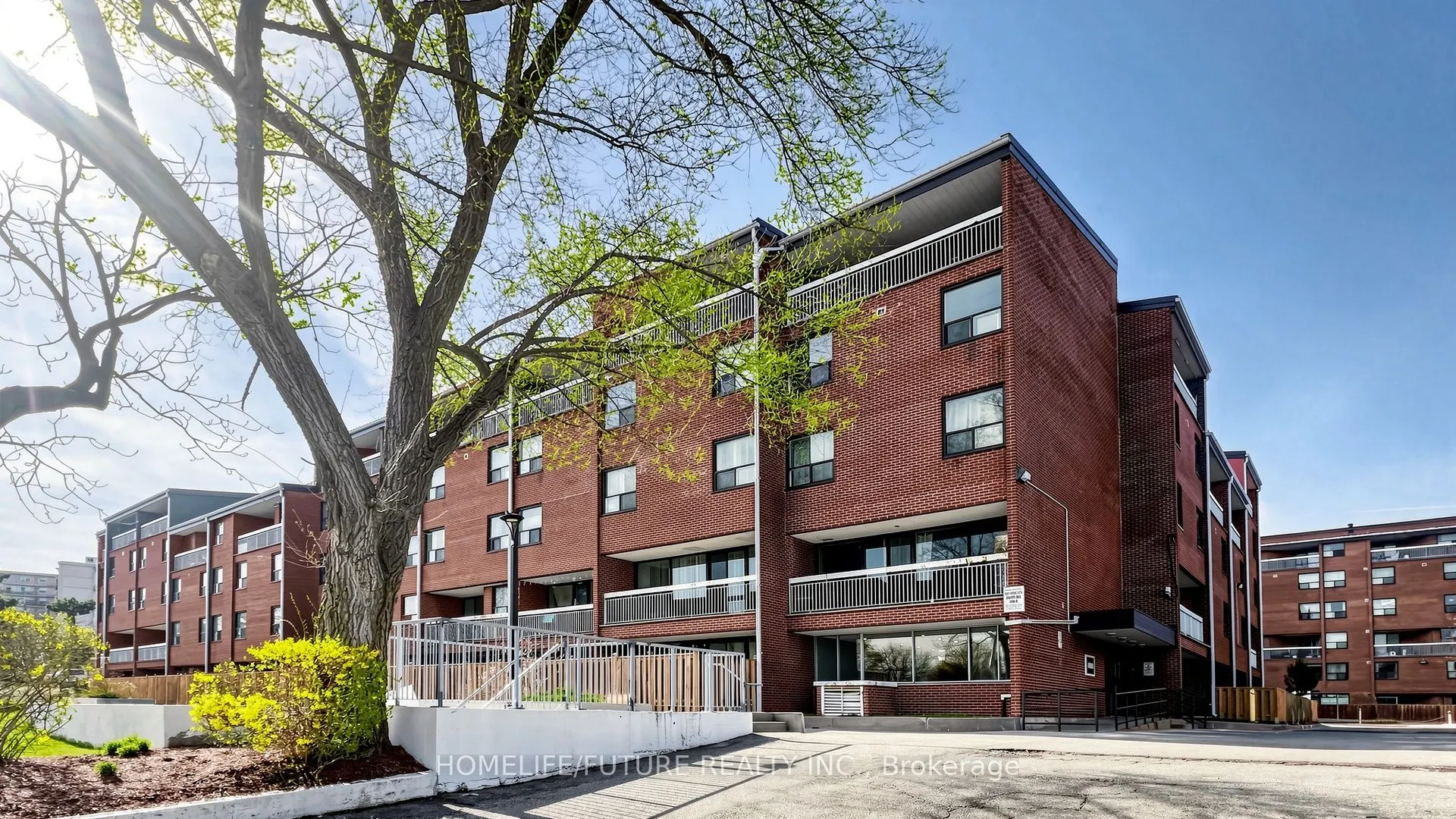 4060 Lawrence Avenue E #204