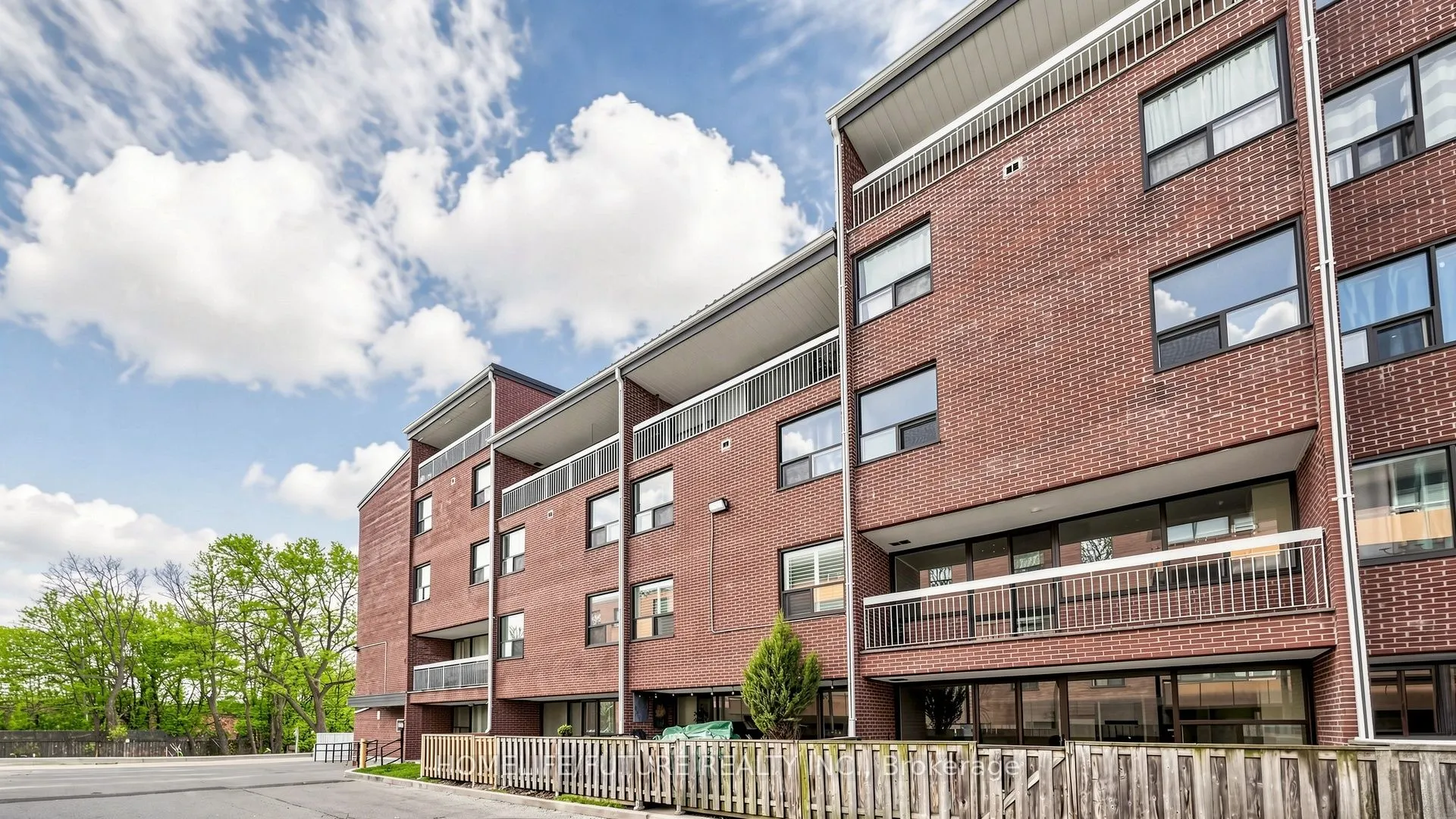 4060 Lawrence Avenue E #204