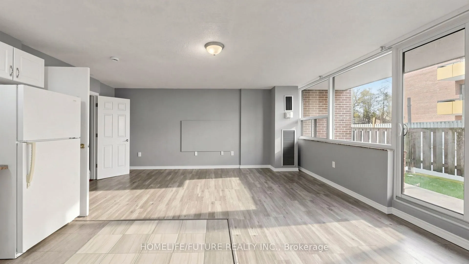 4060 Lawrence Avenue E #204