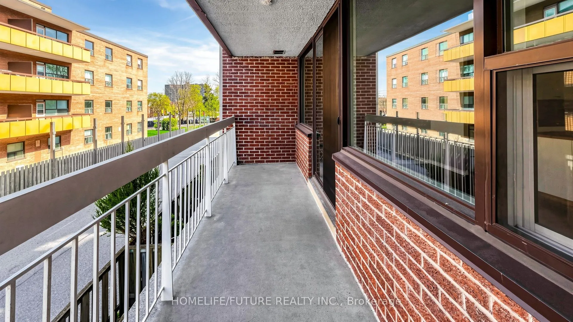 4060 Lawrence Avenue E #204