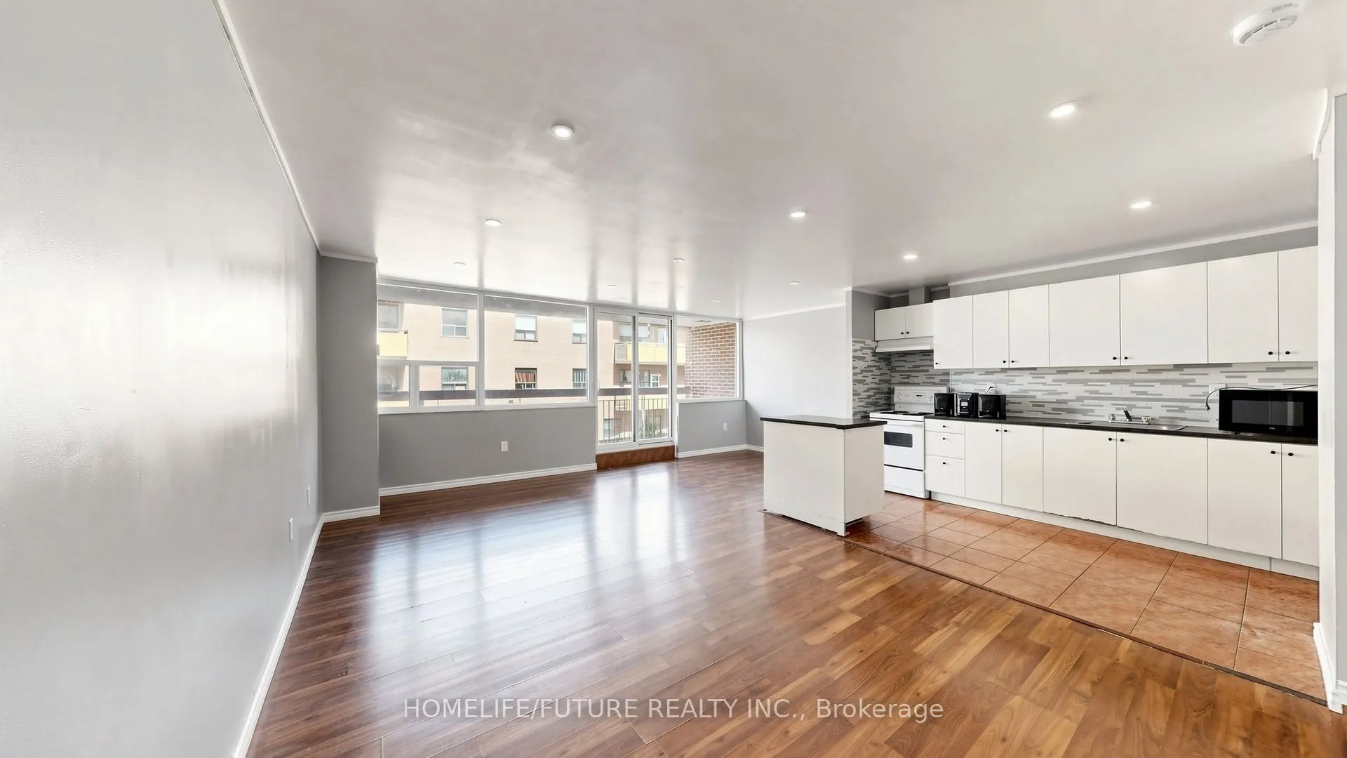 4060 Lawrence Avenue E #204