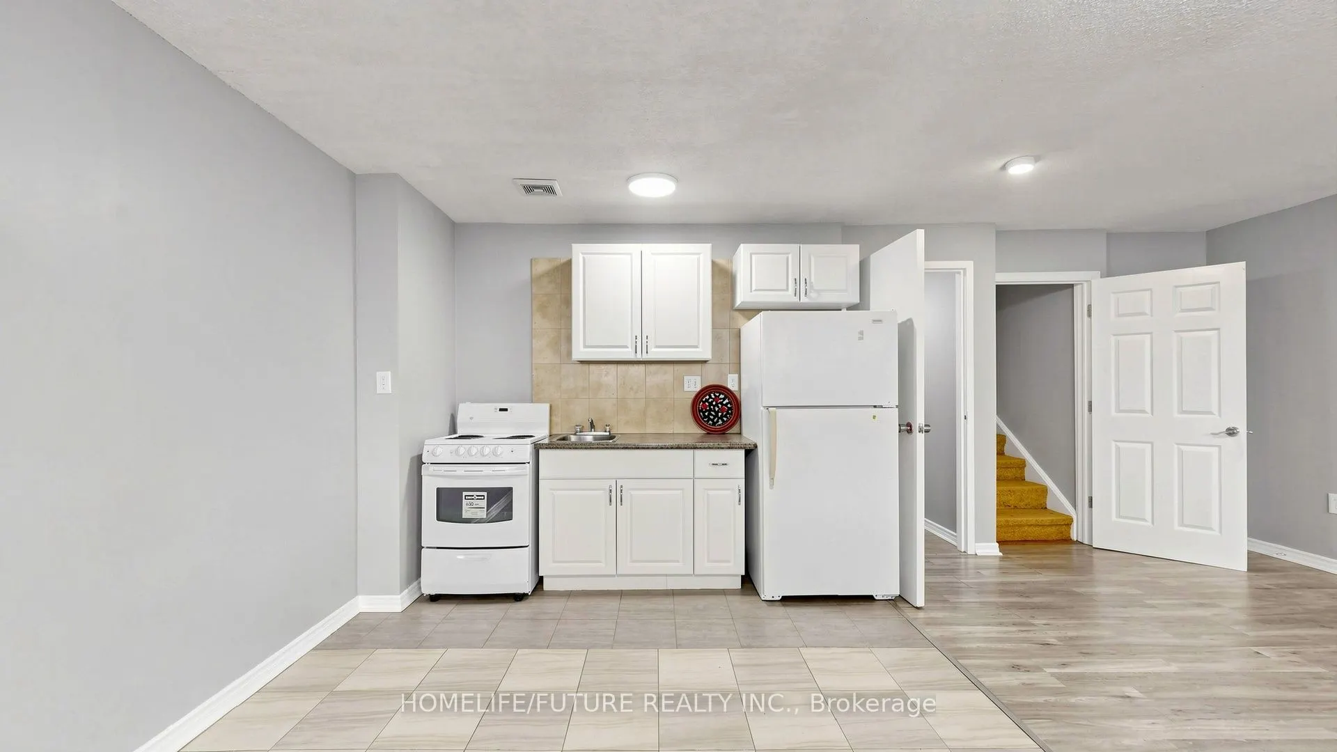 4060 Lawrence Avenue E #204