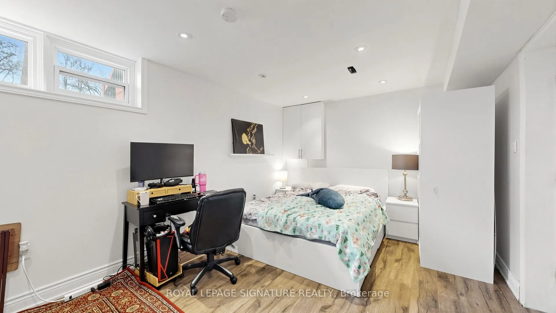 33 Neapolitan Drive