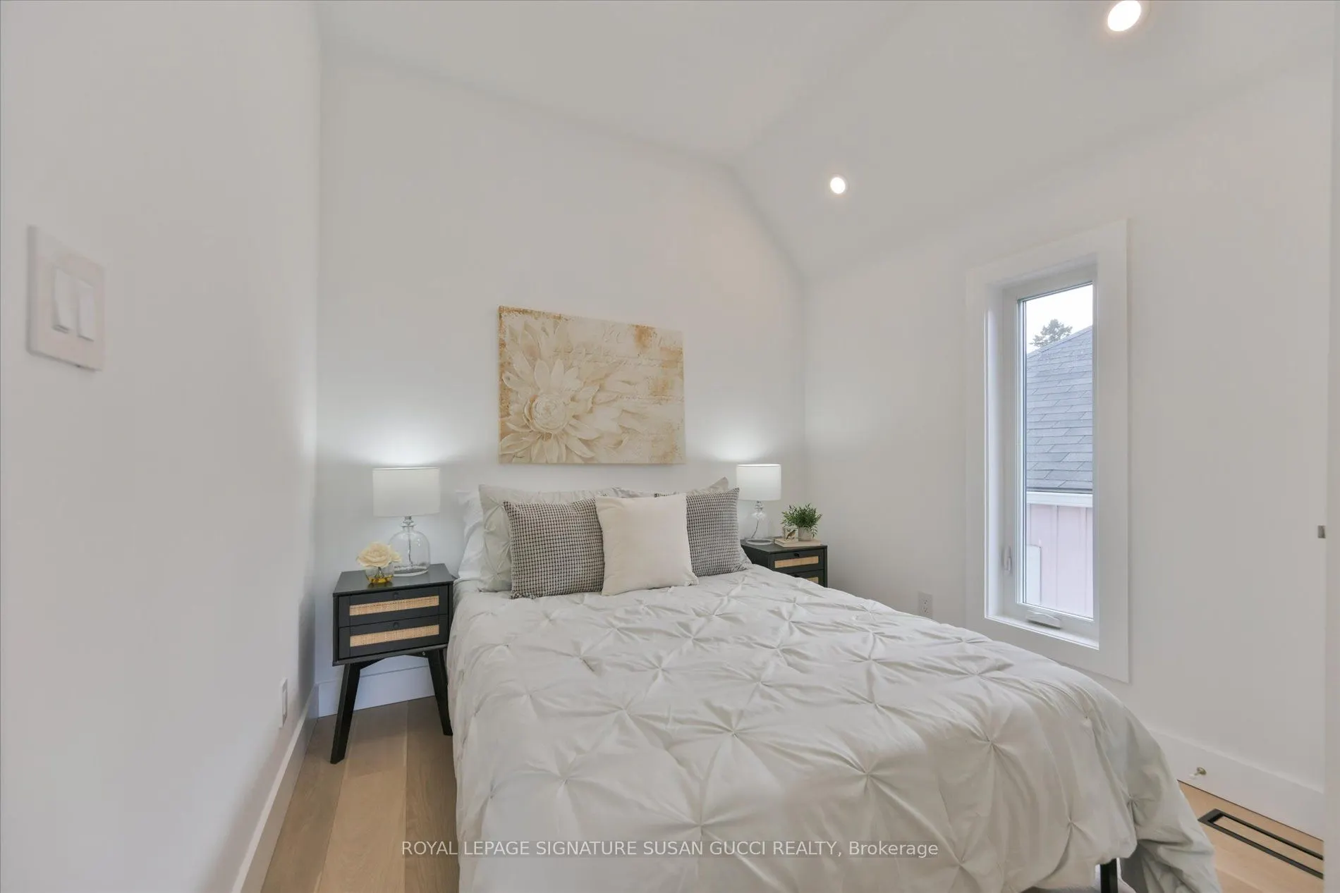 223 Queensdale Avenue