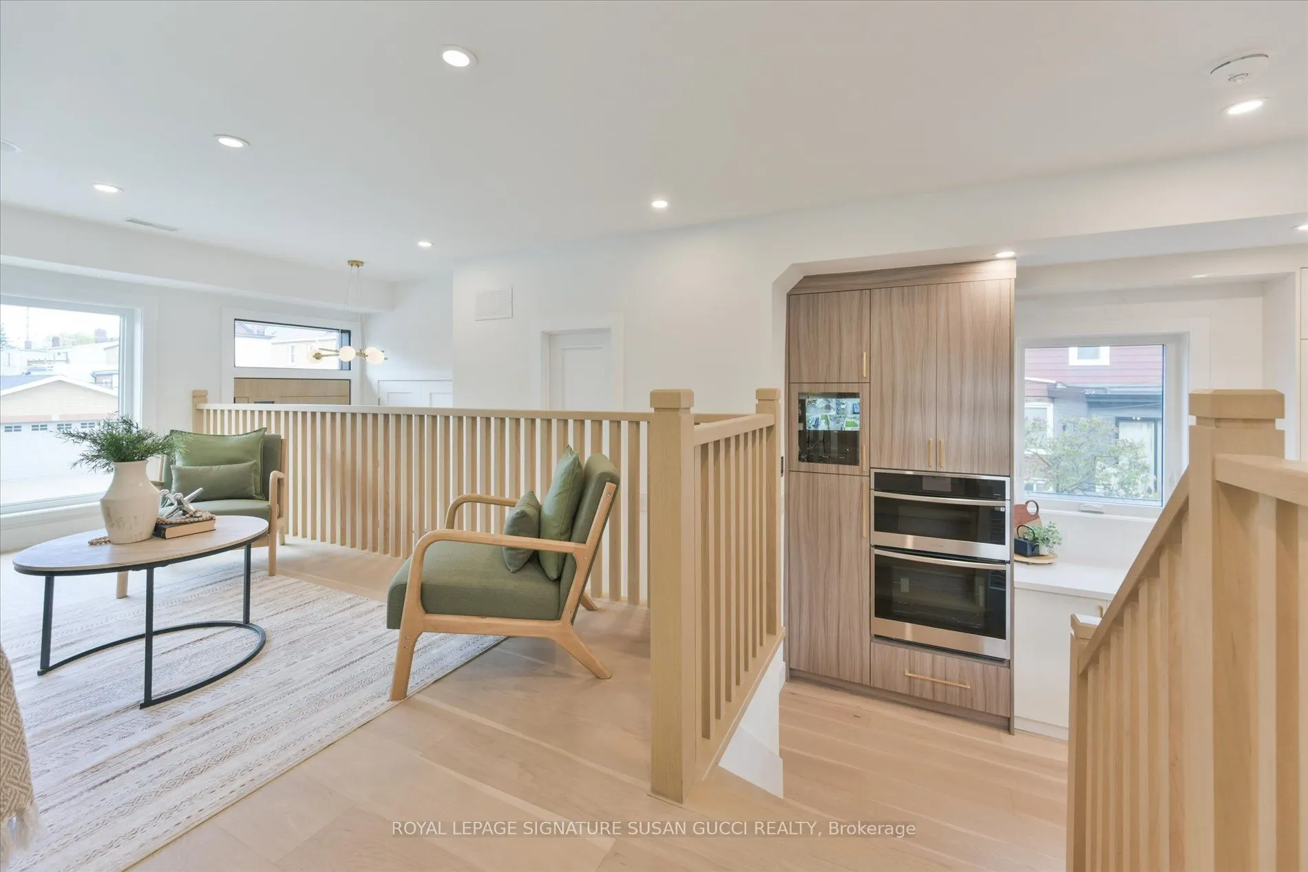 223 Queensdale Avenue