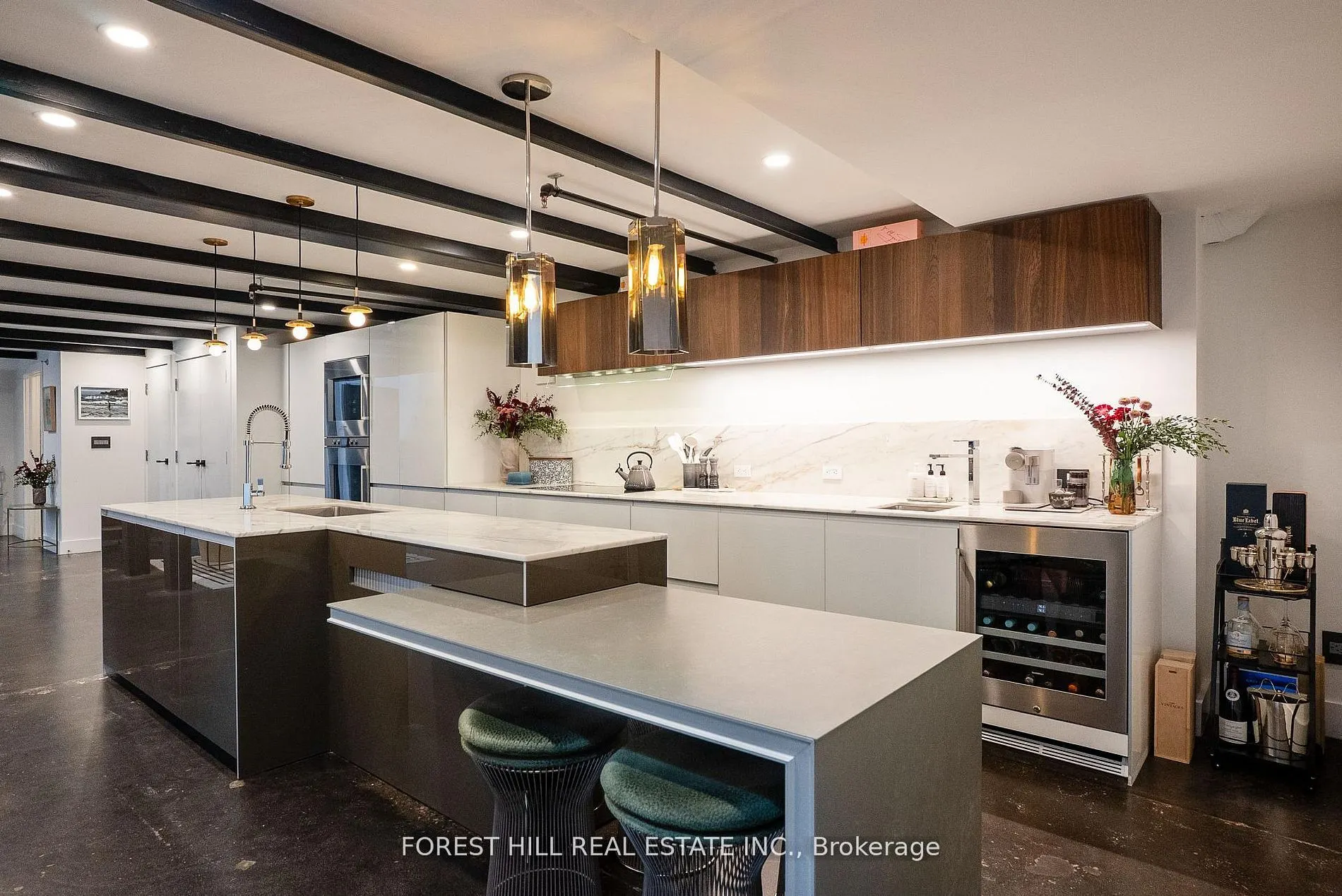 326 Carlaw Avenue #123