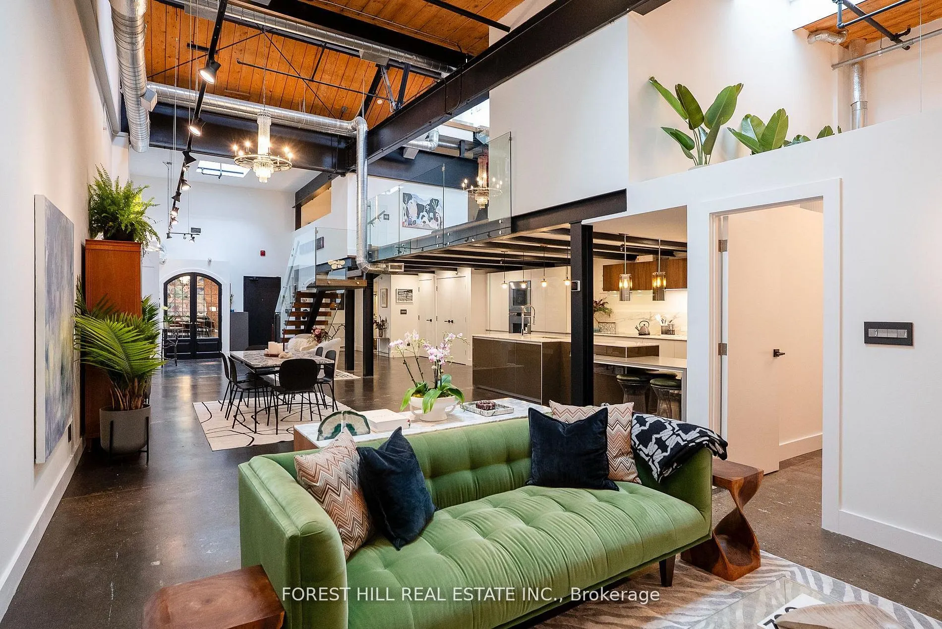 326 Carlaw Avenue #123