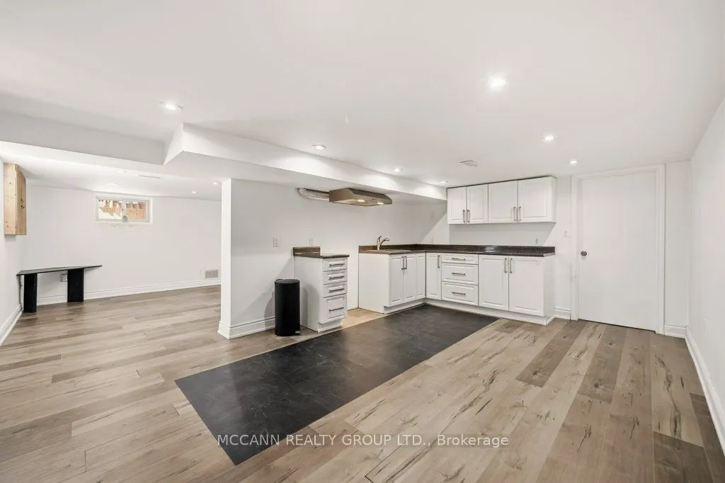 124 Scarboro Crescent
