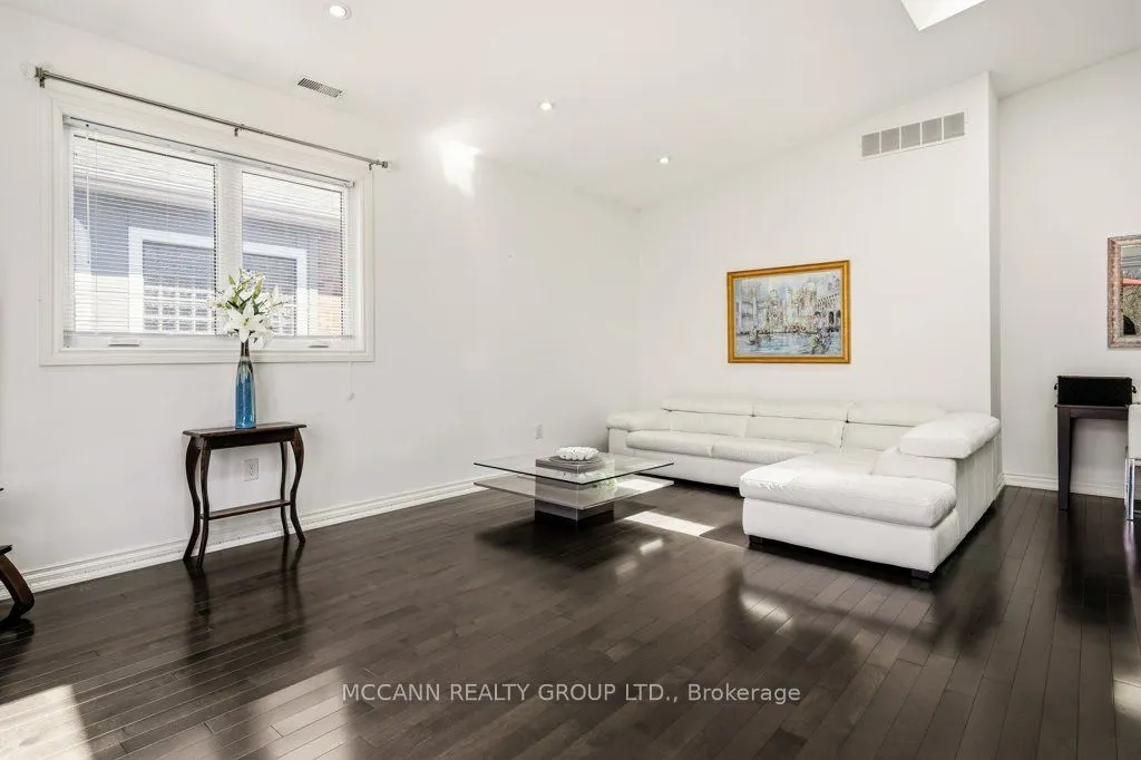 124 Scarboro Crescent