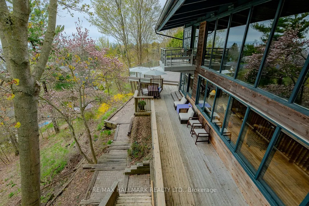 2 Ledge Road