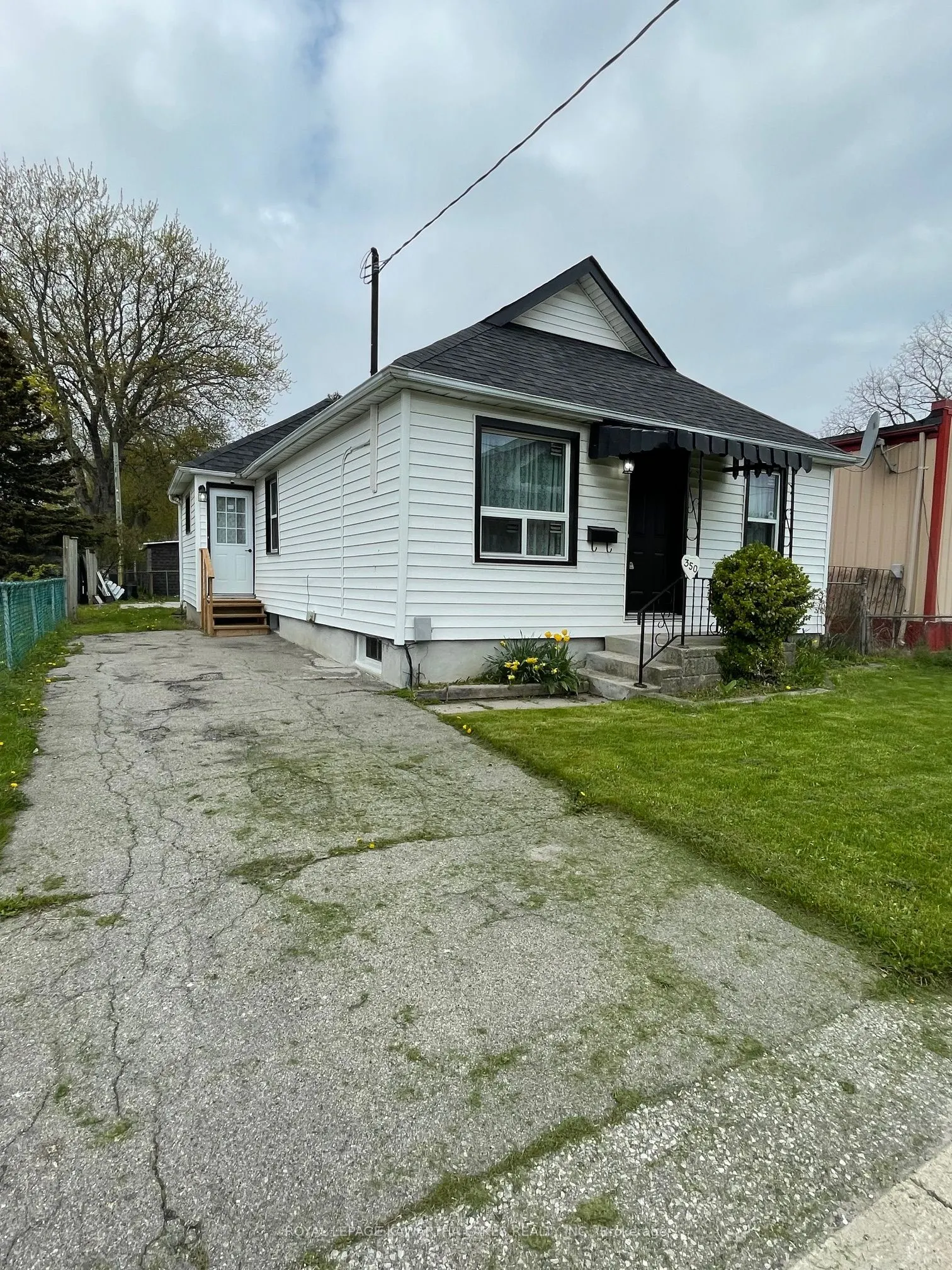 350 Oshawa Boulevard S
