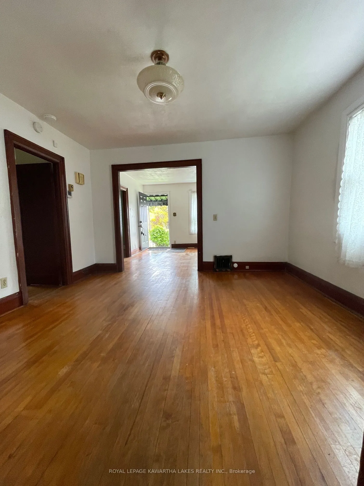 350 Oshawa Boulevard S