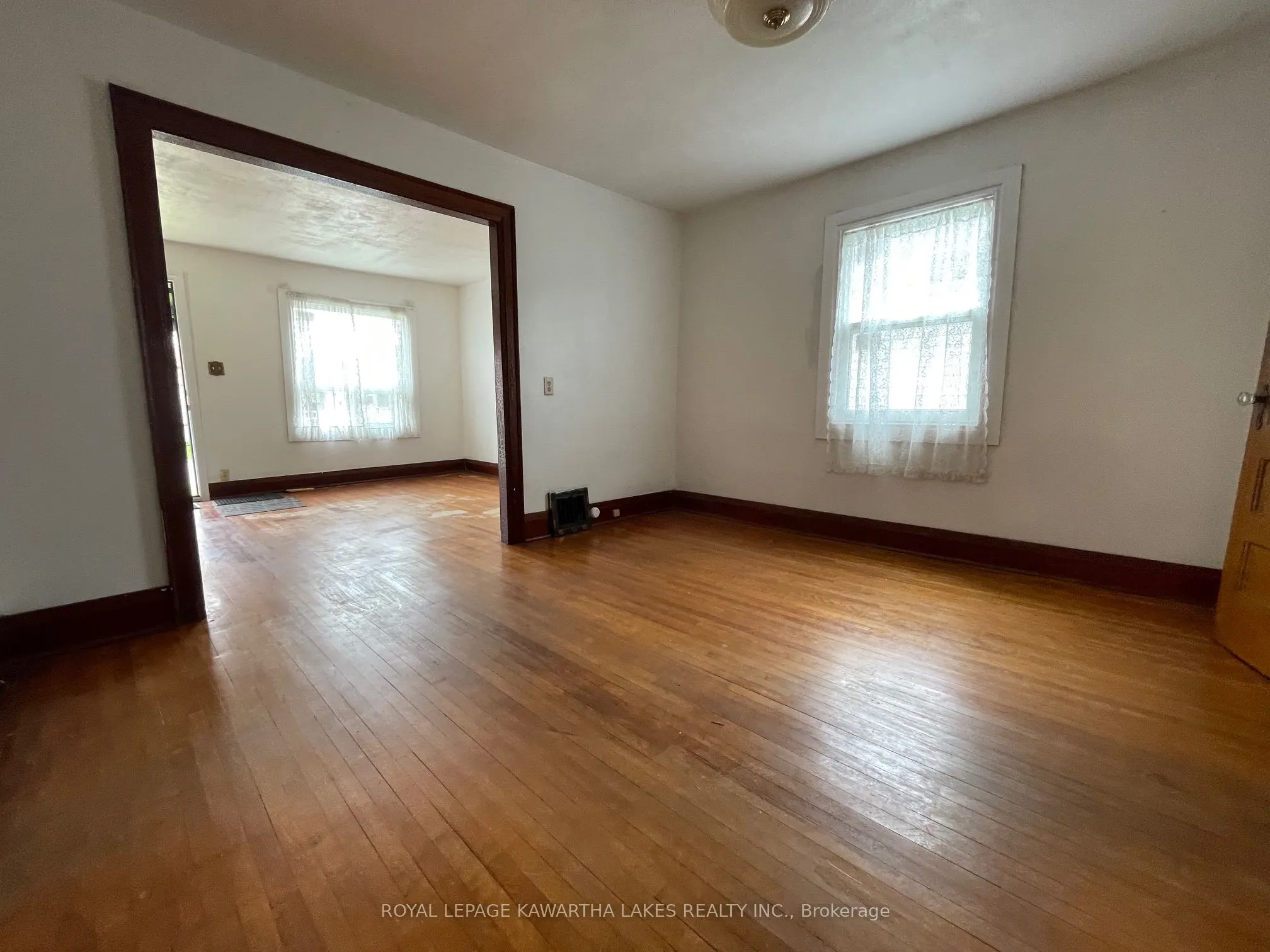 350 Oshawa Boulevard S