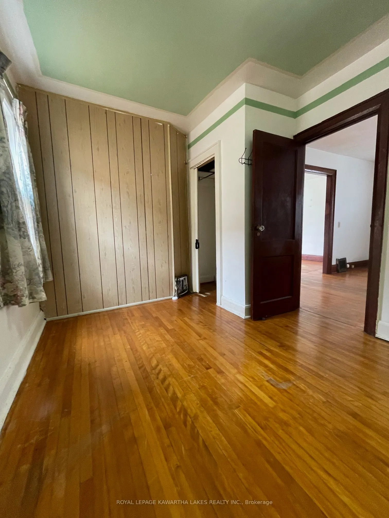 350 Oshawa Boulevard S
