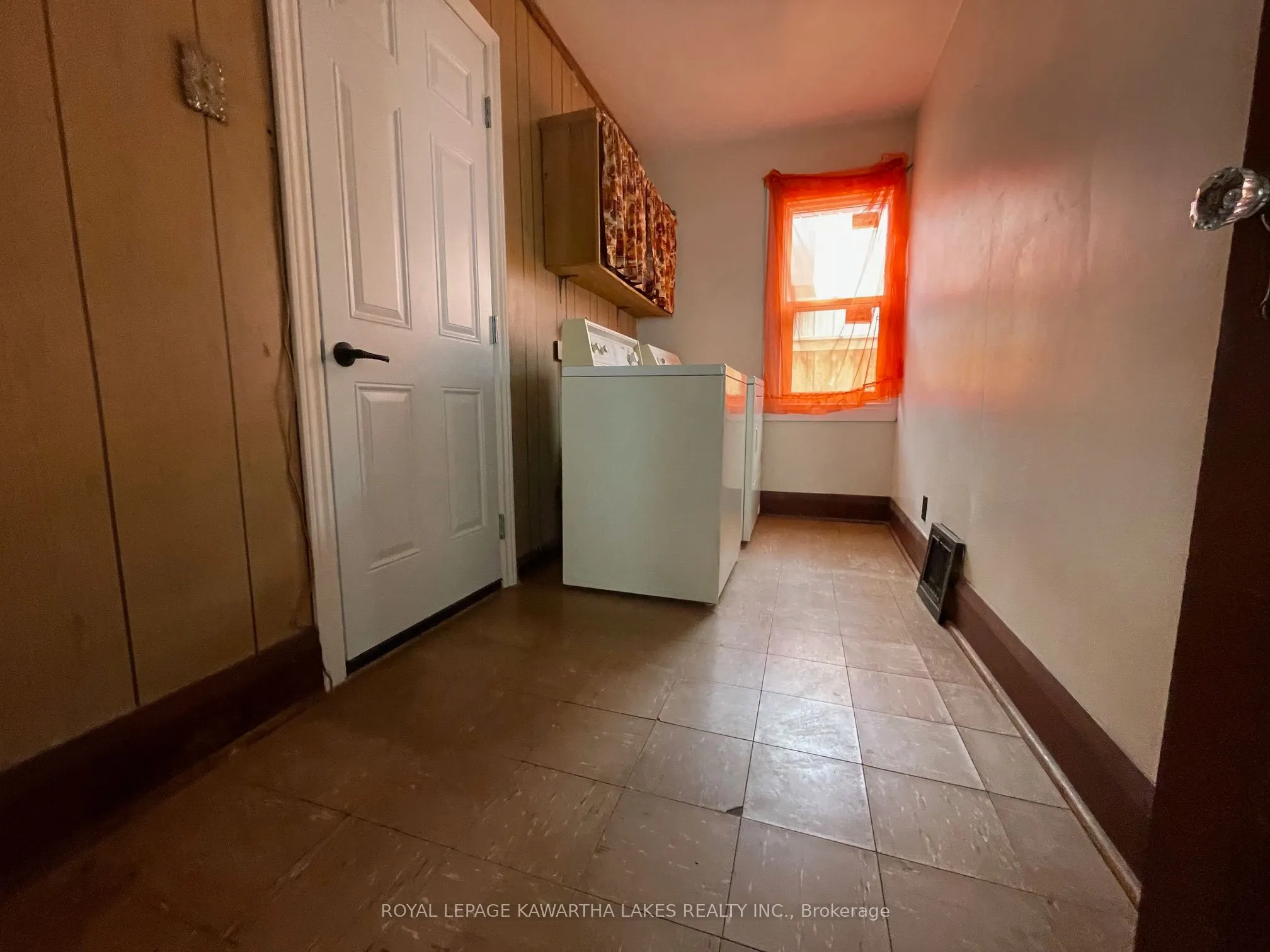 350 Oshawa Boulevard S