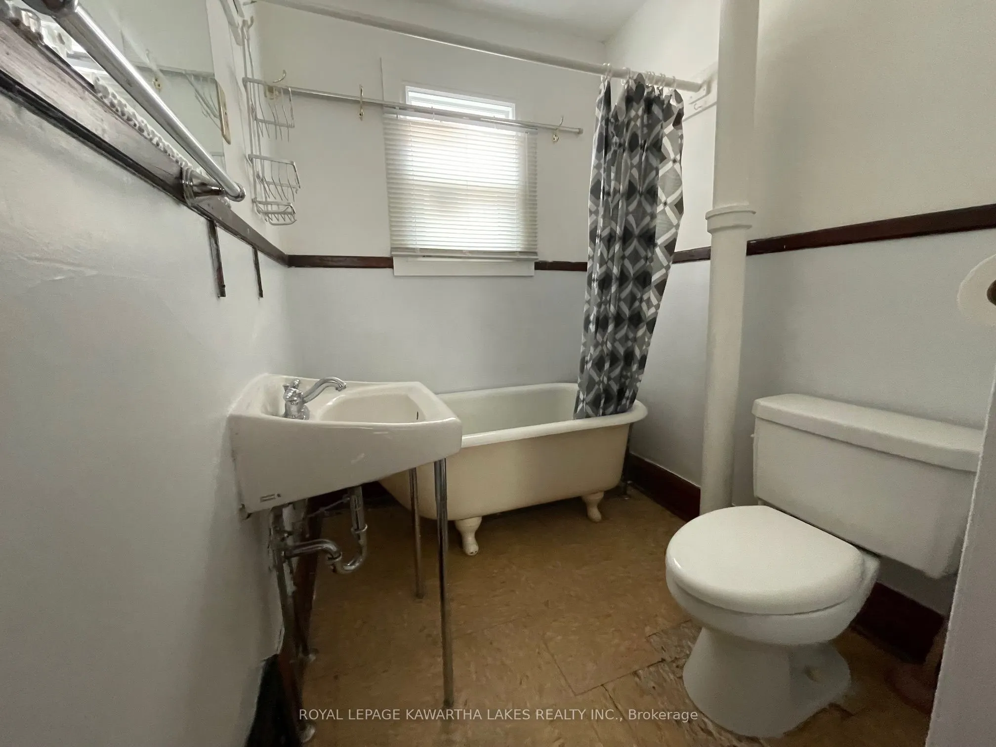 350 Oshawa Boulevard S