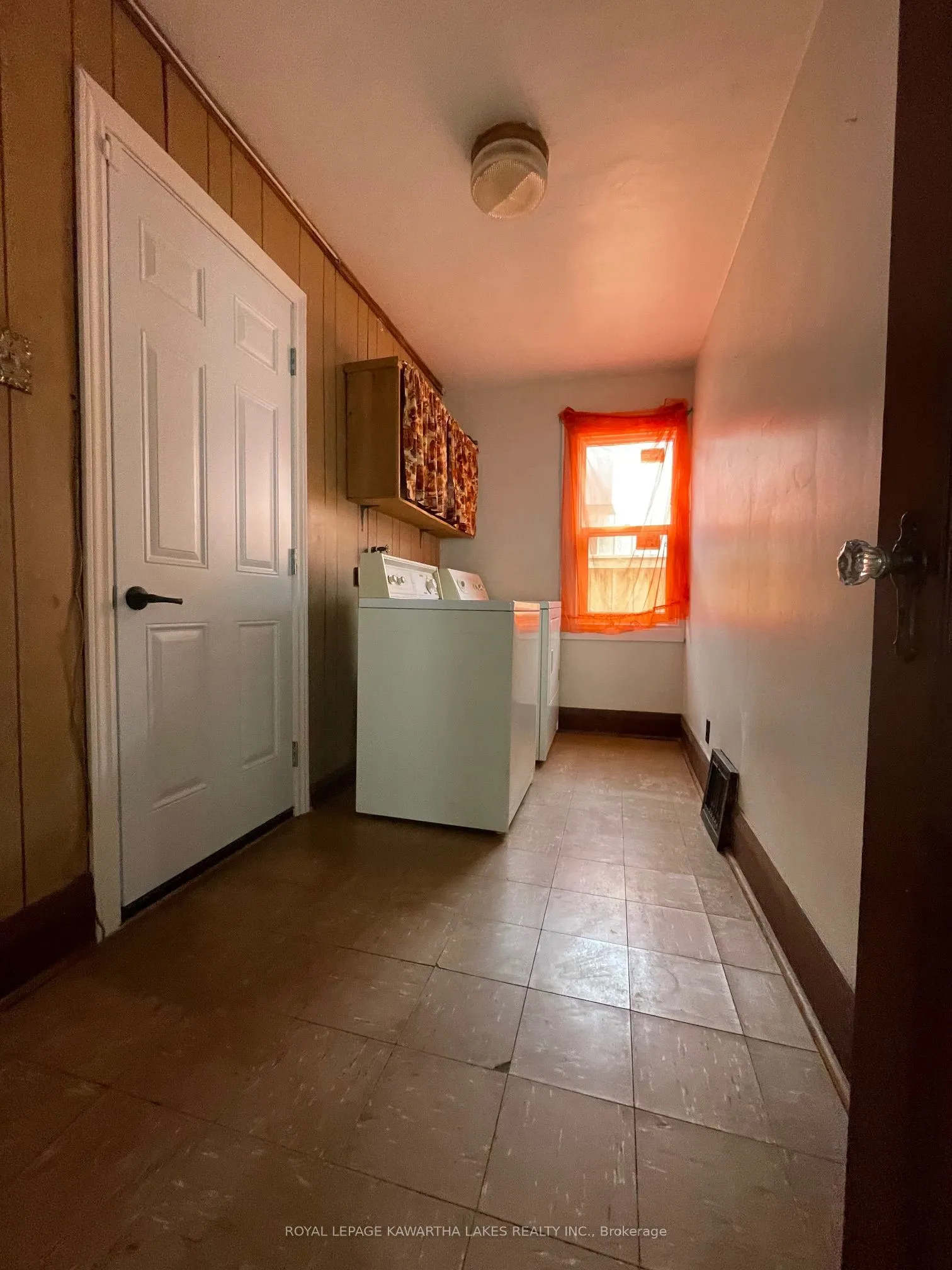 350 Oshawa Boulevard S
