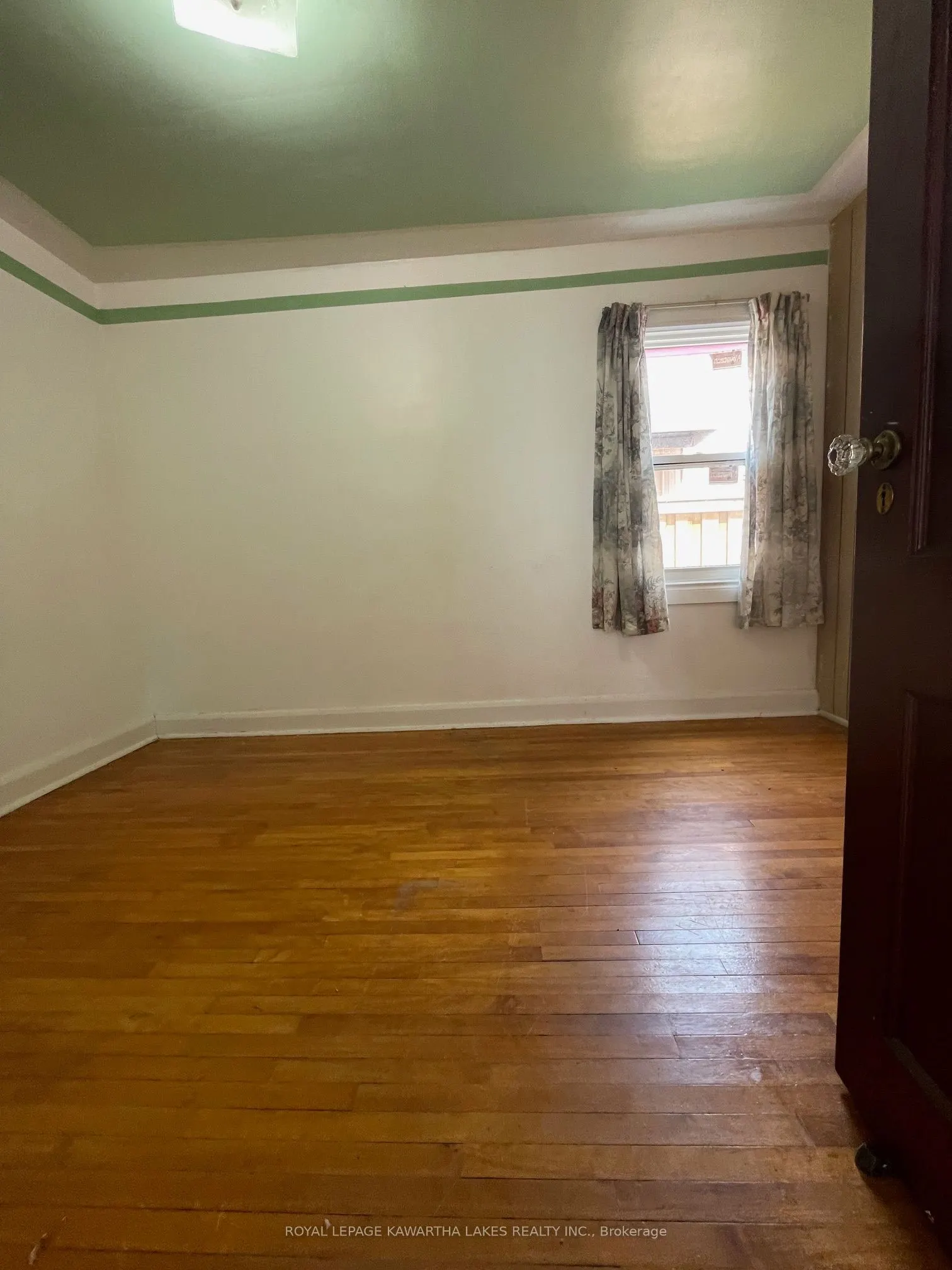 350 Oshawa Boulevard S