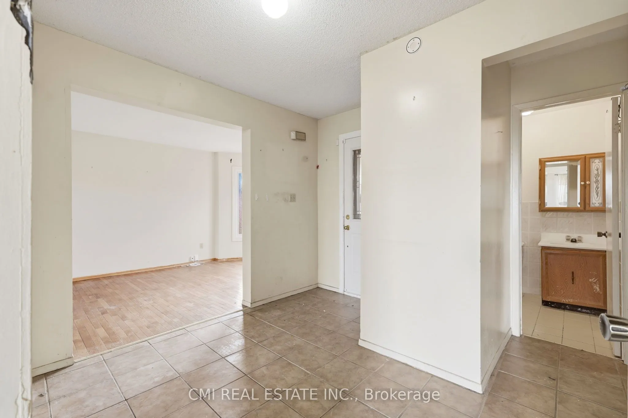 2275 Chapman Court